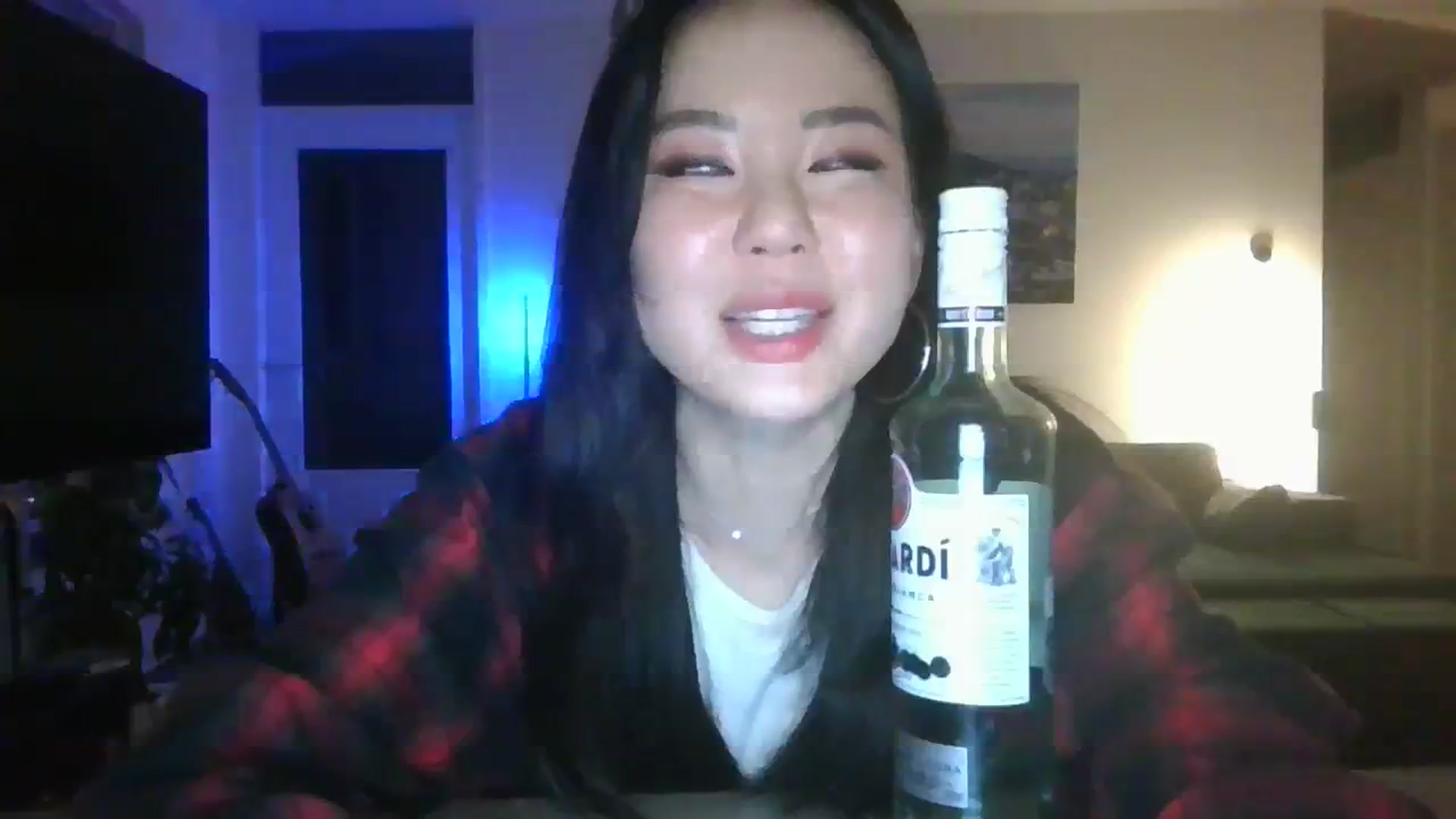 Gallery image thumbnail from EatMyKimchi's myfreecams stream on, 11/13/2023, 17:35 image 10 of 20