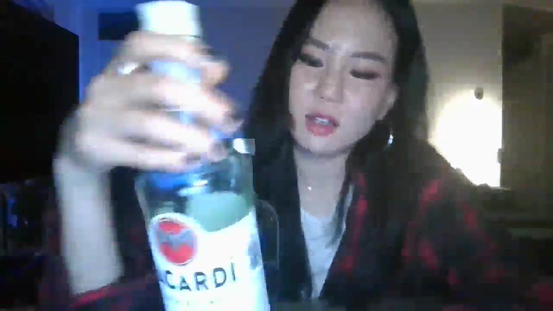 Gallery image thumbnail from EatMyKimchi's myfreecams stream on, 11/13/2023, 17:35 image 6 of 20