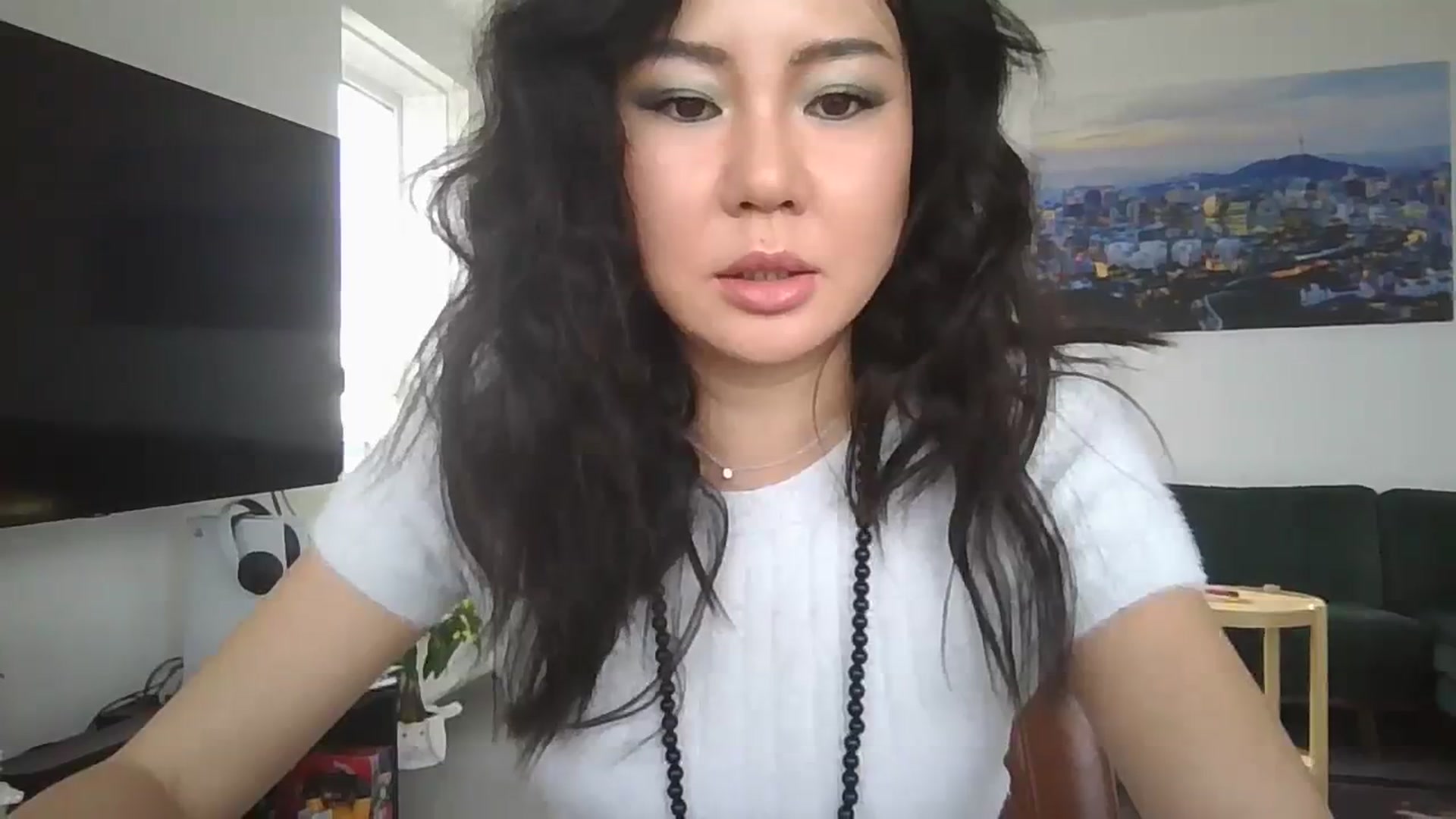 Gallery image thumbnail from EatMyKimchi's myfreecams stream on, 11/15/2023, 11:27 image 16 of 20