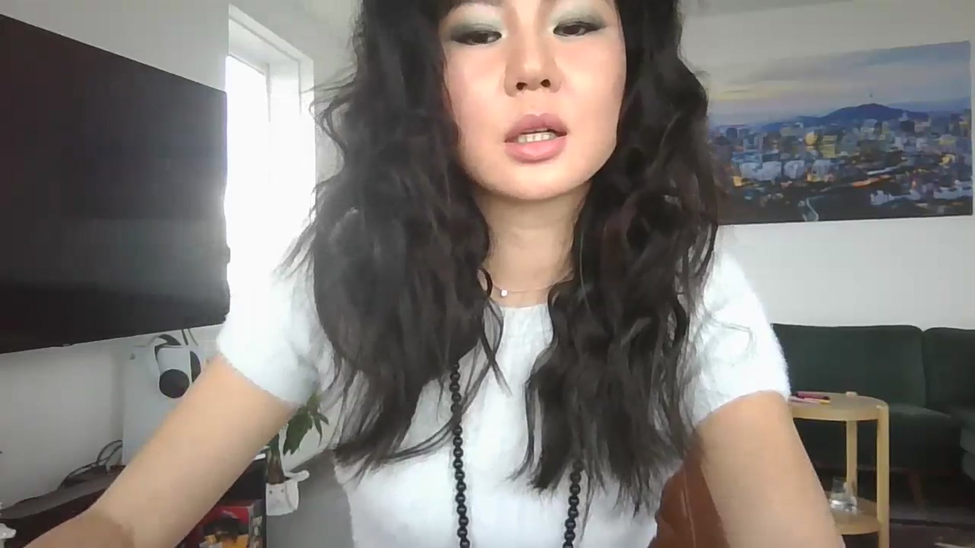 Gallery image thumbnail from EatMyKimchi's myfreecams stream on, 11/15/2023, 11:27 image 14 of 20
