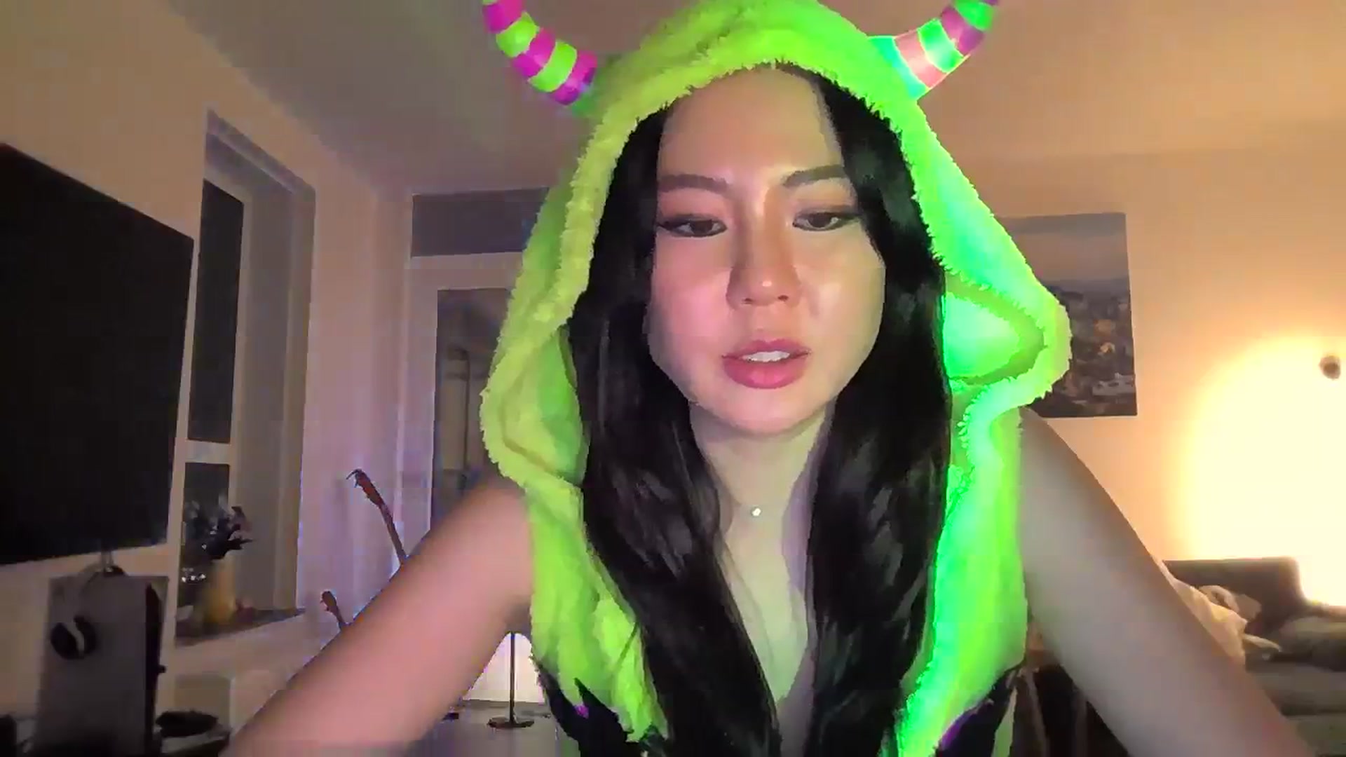Gallery image thumbnail from EatMyKimchi's myfreecams stream on, 11/21/2023, 17:46 image 17 of 20