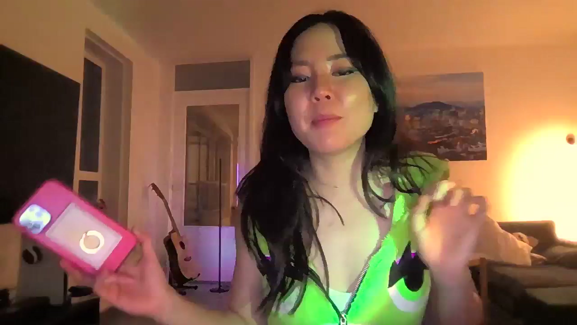 Gallery image thumbnail from EatMyKimchi's myfreecams stream on, 11/21/2023, 17:46 image 19 of 20