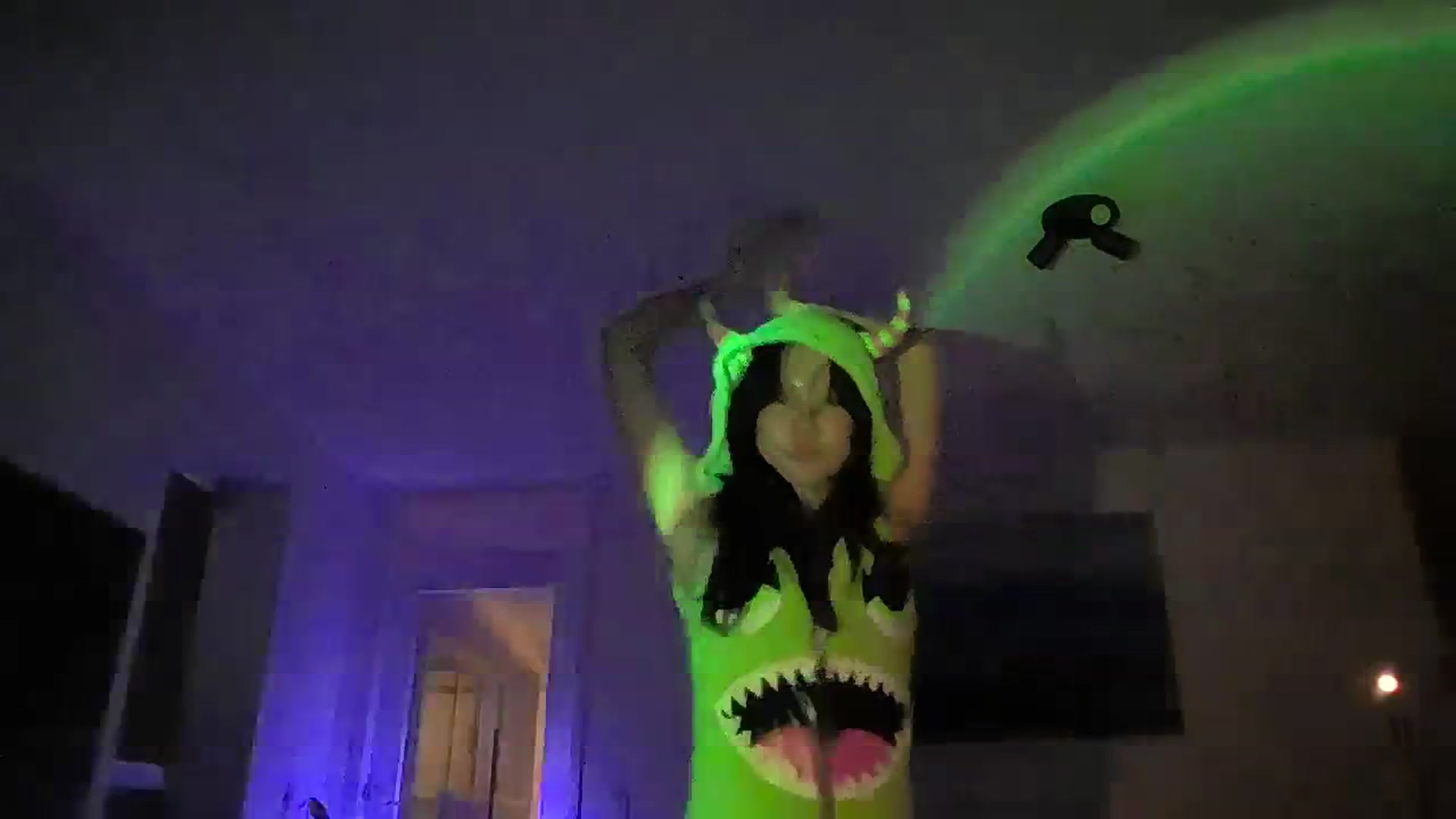 Gallery image thumbnail from EatMyKimchi's myfreecams stream on, 11/21/2023, 17:46 image 14 of 20