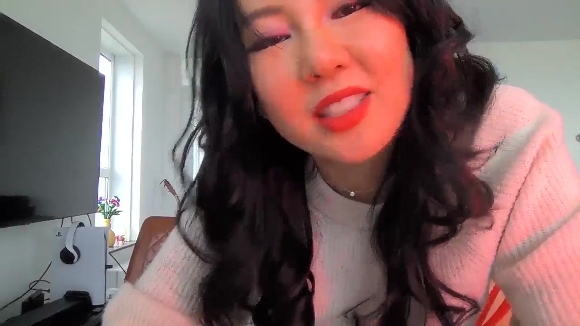 Gallery image thumbnail from EatMyKimchi's myfreecams stream on, 11/26/2023, 11:40 image 12 of 20