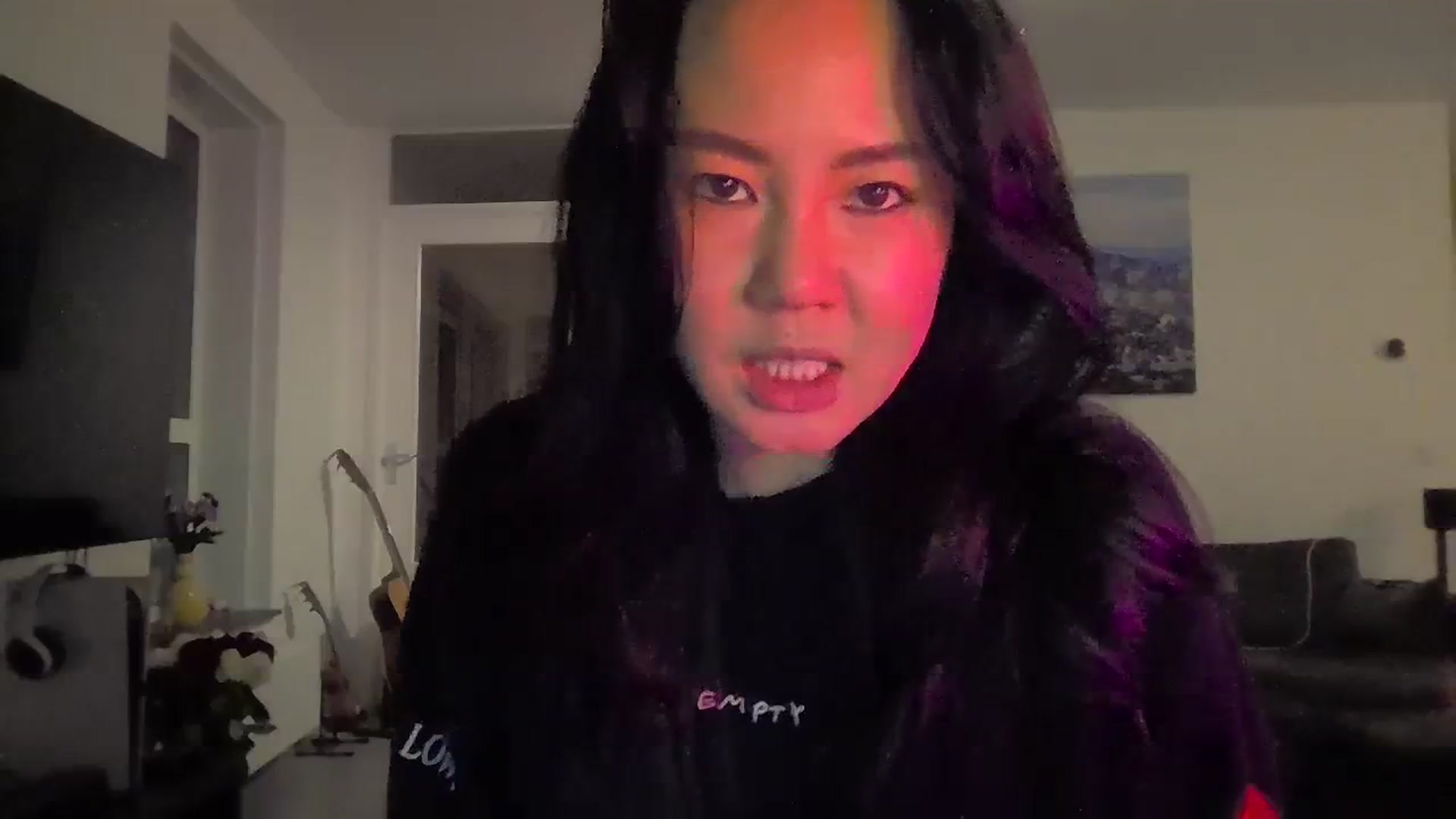 Gallery image thumbnail from EatMyKimchi's myfreecams stream on, 12/07/2023, 17:34 image 2 of 20