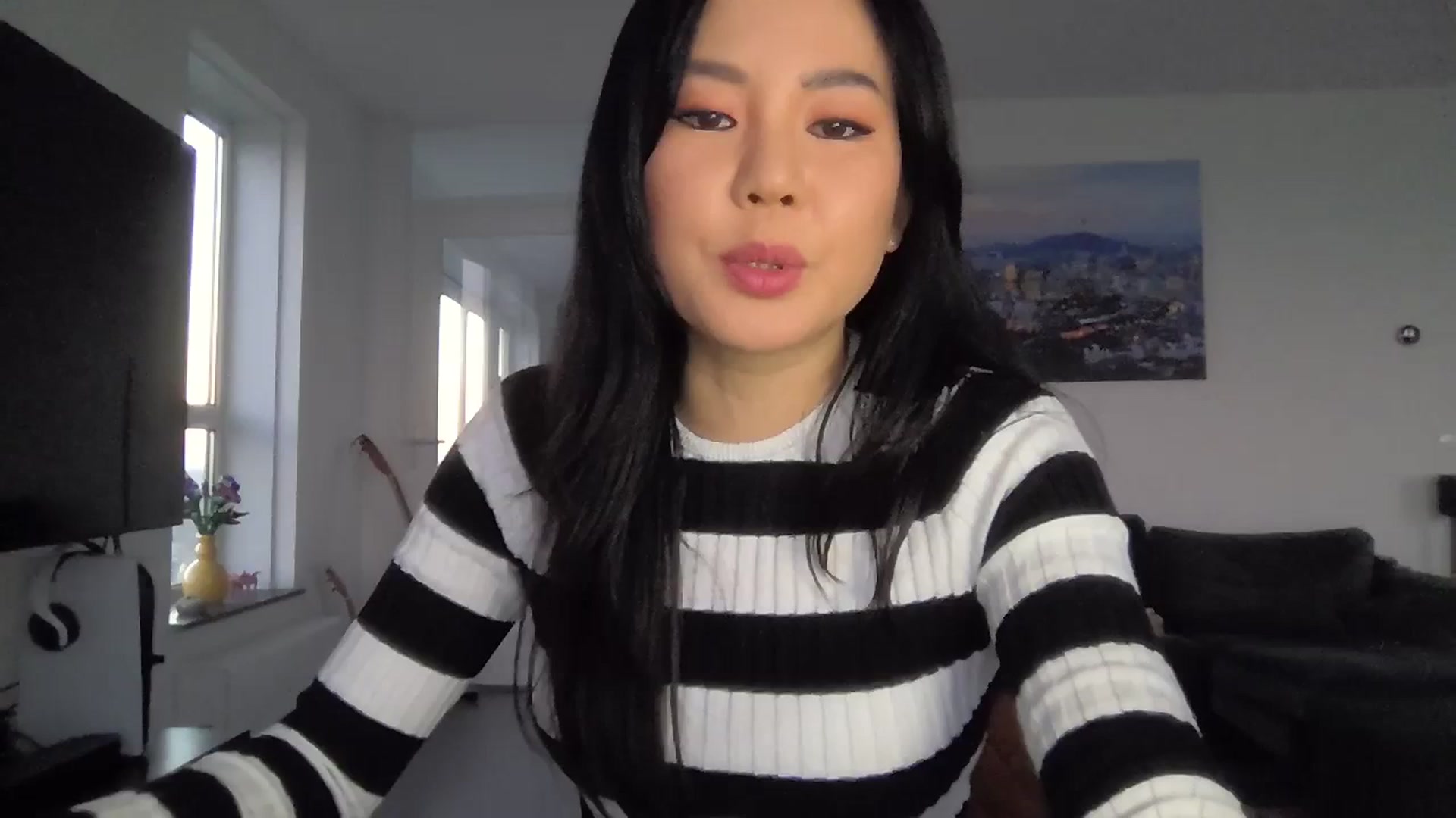 Gallery image thumbnail from EatMyKimchi's myfreecams stream on, 12/17/2023, 15:56 image 14 of 20