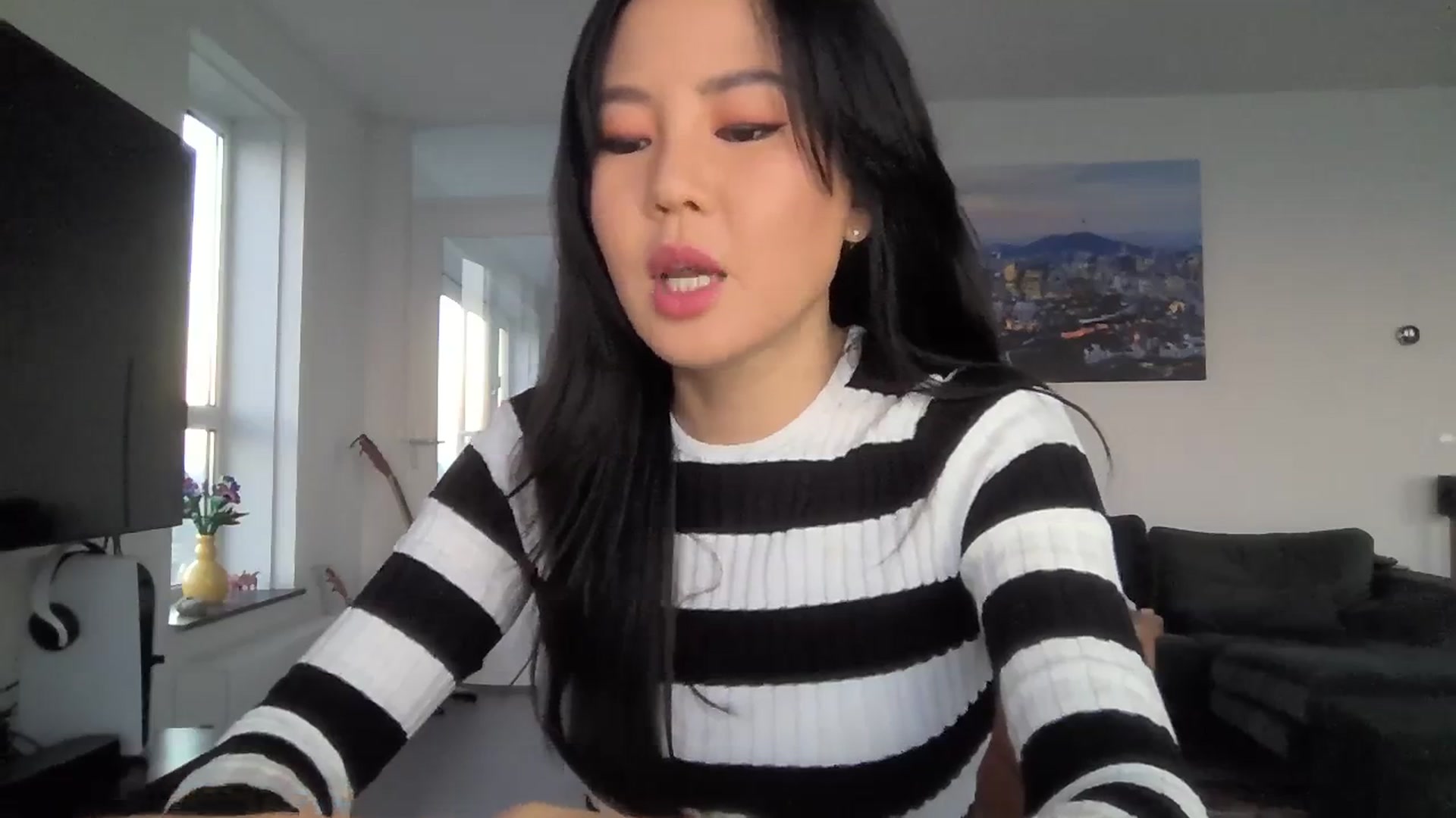 Gallery image thumbnail from EatMyKimchi's myfreecams stream on, 12/17/2023, 15:56 image 8 of 20