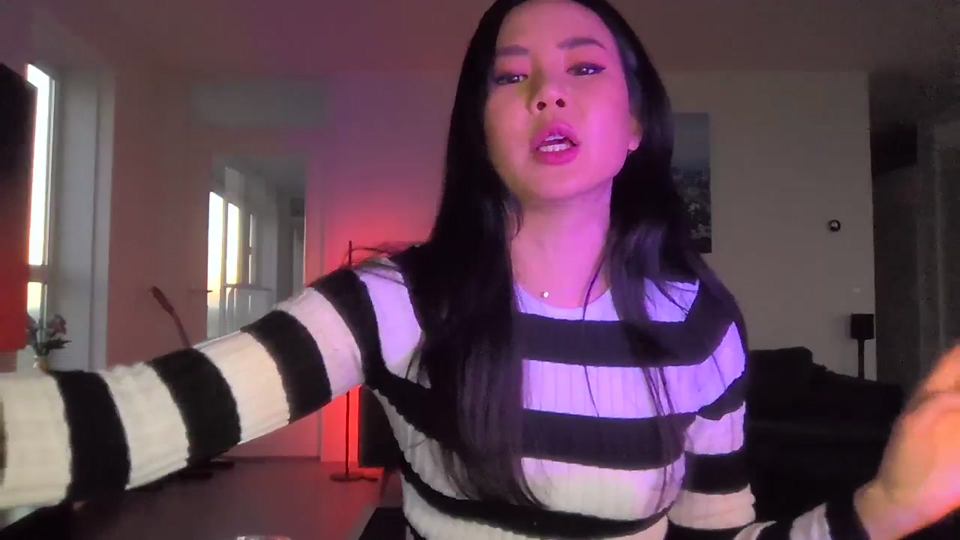 Gallery image thumbnail from EatMyKimchi's myfreecams stream on, 12/17/2023, 15:56 image 20 of 20