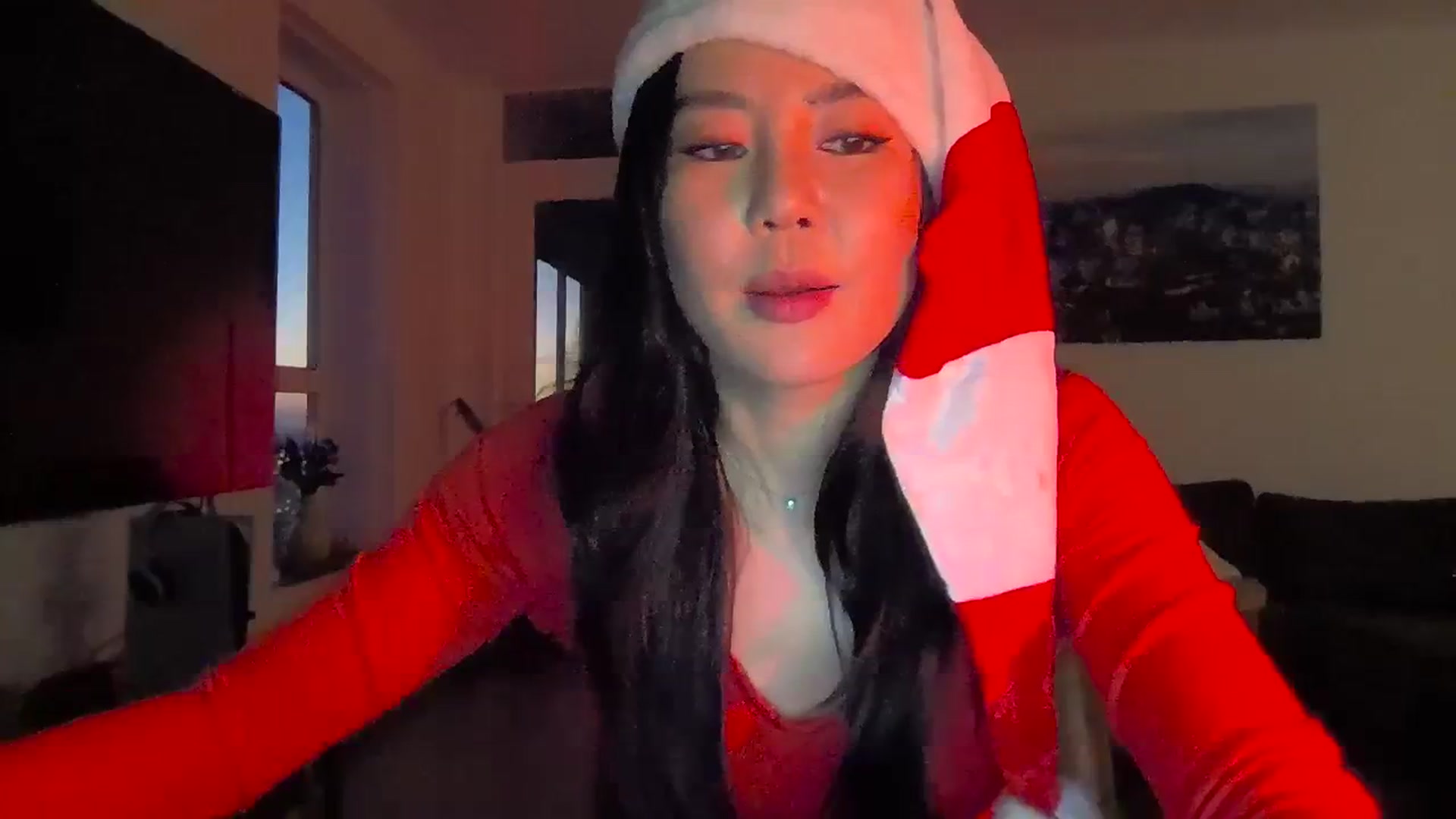 Gallery image thumbnail from EatMyKimchi's myfreecams stream on, 12/17/2023, 16:53 image 4 of 20