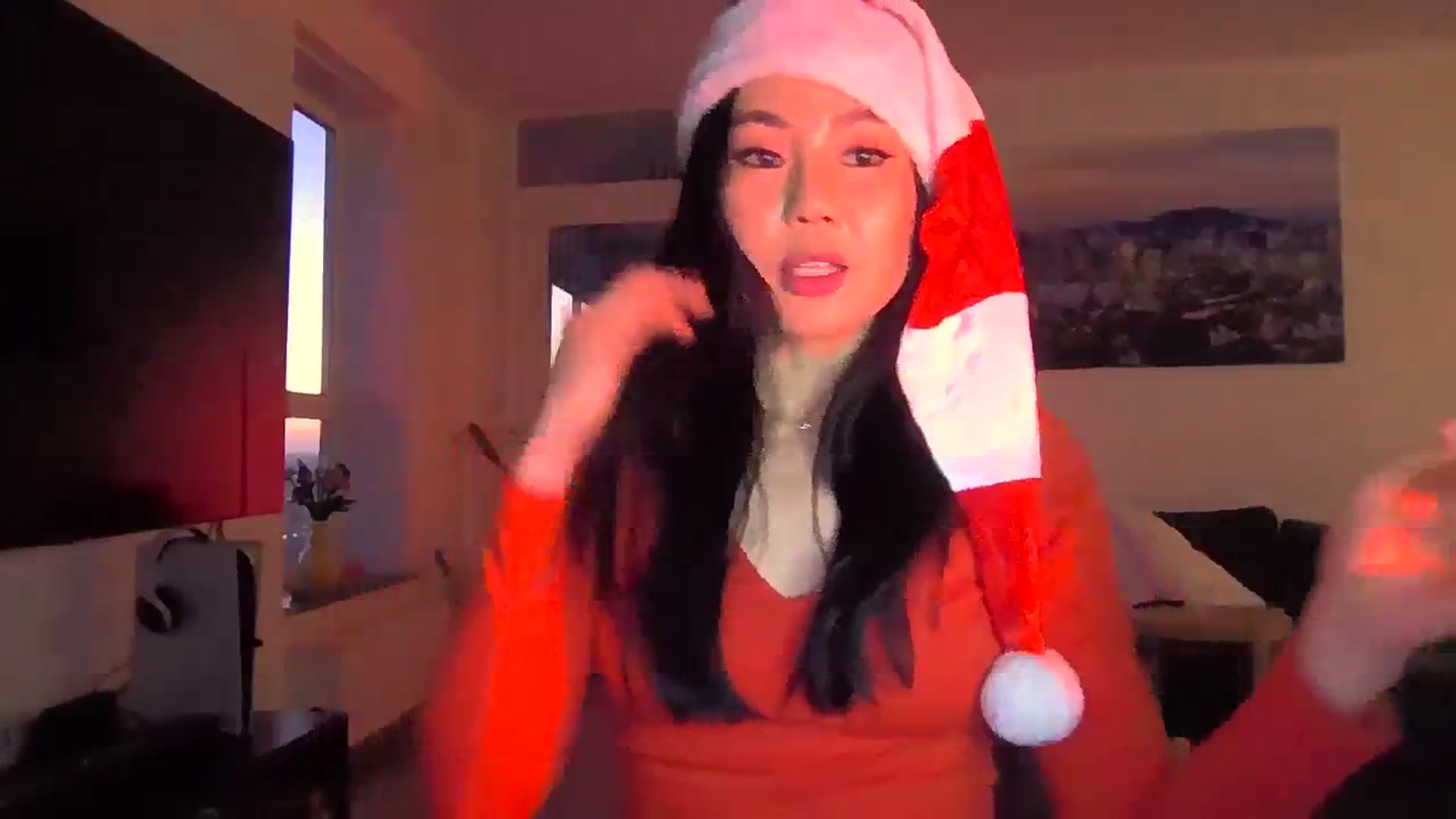 Gallery image thumbnail from EatMyKimchi's myfreecams stream on, 12/17/2023, 16:53 image 2 of 20