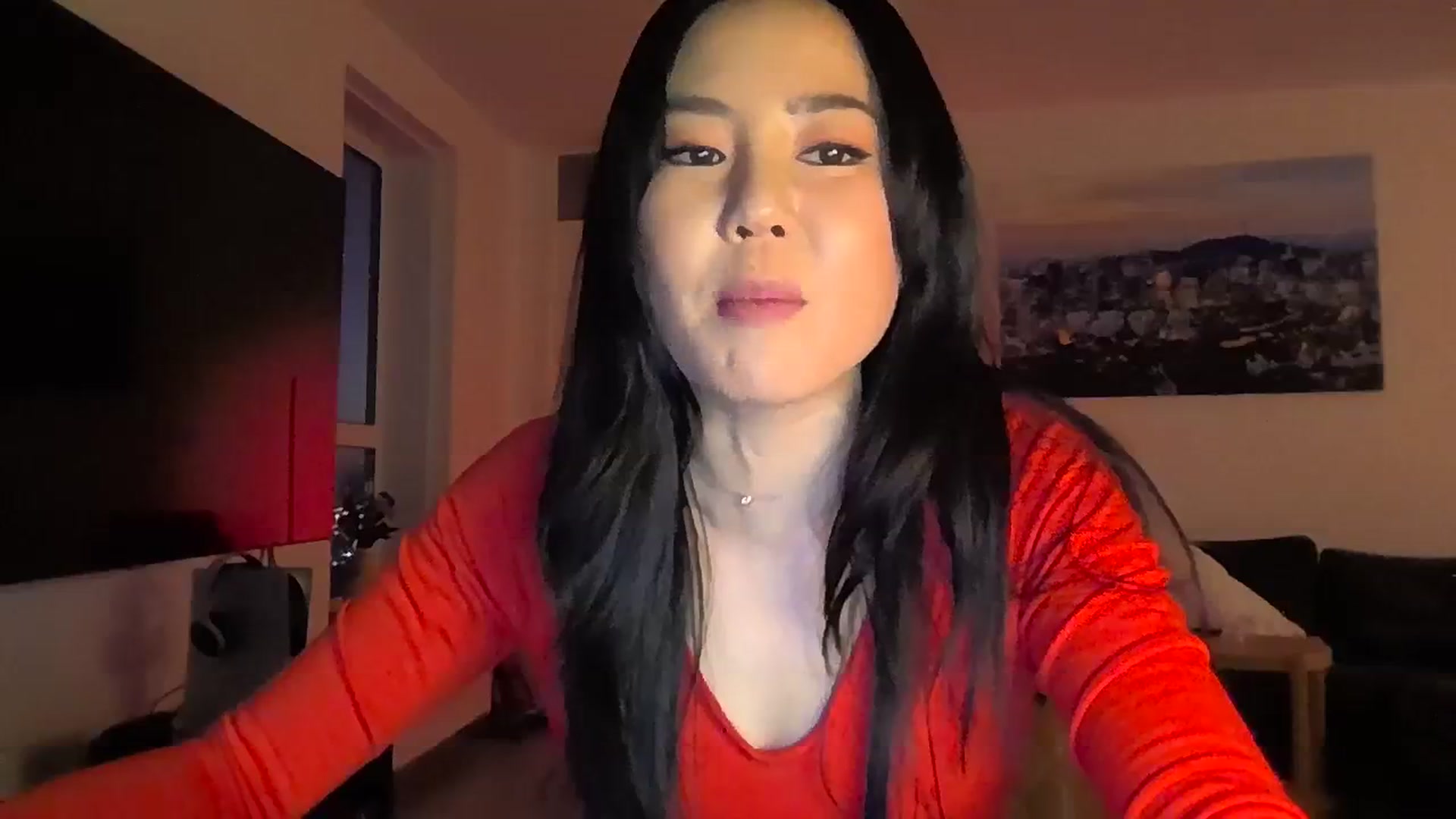 Gallery image thumbnail from EatMyKimchi's myfreecams stream on, 12/17/2023, 16:53 image 12 of 20