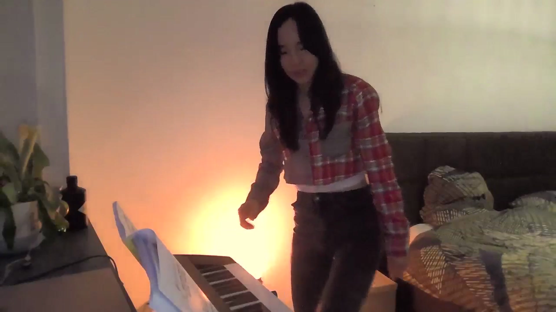 Gallery image thumbnail from EatMyKimchi's myfreecams stream on, 12/28/2023, 16:27 image 16 of 20