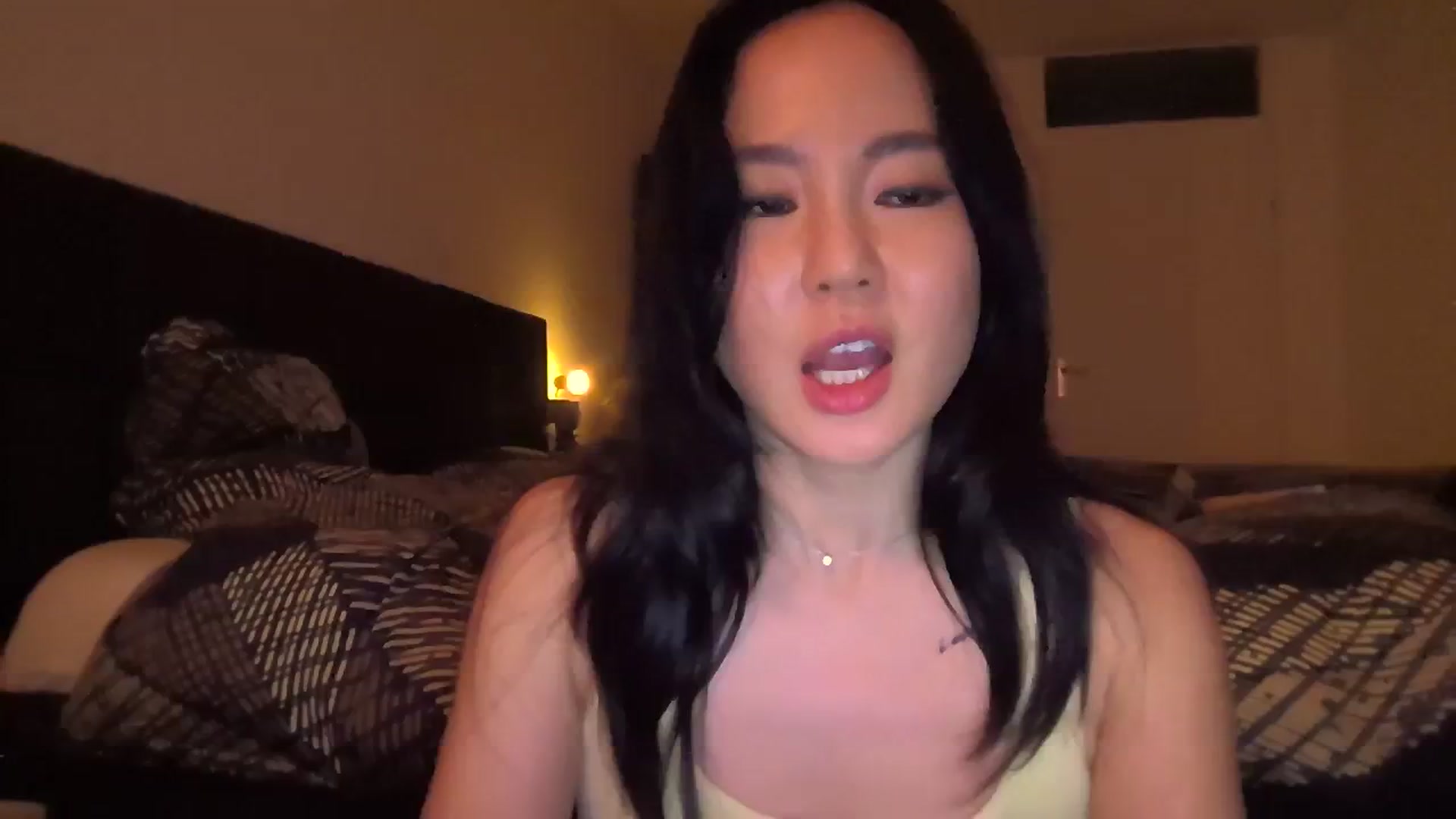 Gallery image thumbnail from EatMyKimchi's myfreecams stream on, 12/28/2023, 18:03 image 18 of 20