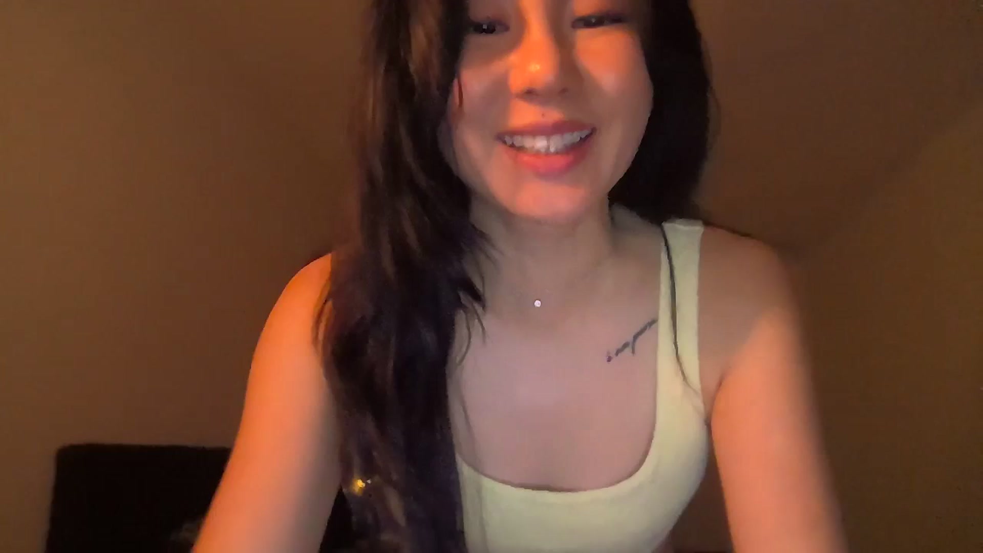 Gallery image thumbnail from EatMyKimchi's myfreecams stream on, 12/28/2023, 18:03 image 11 of 20