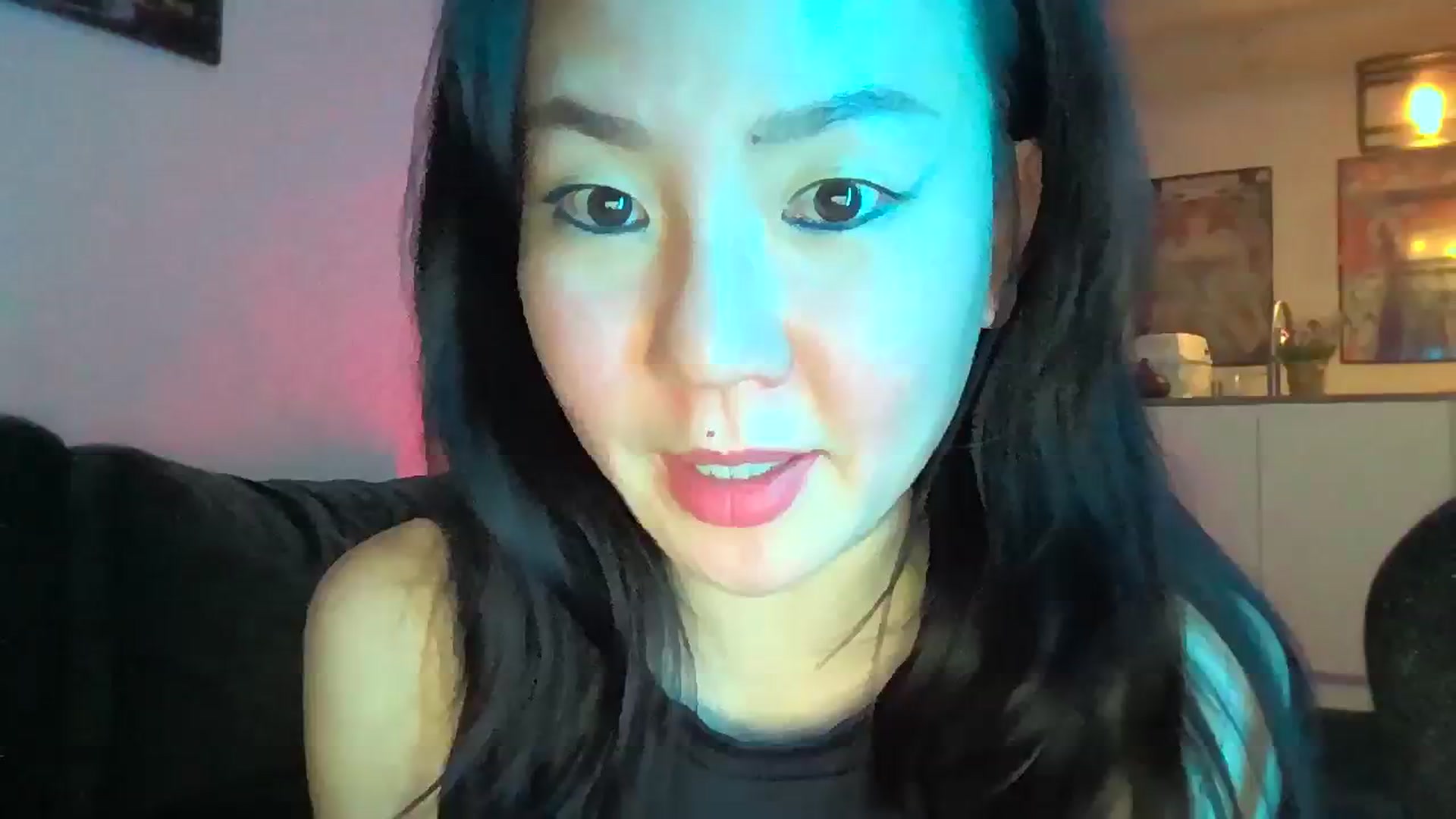 Gallery image thumbnail from EatMyKimchi's myfreecams stream on, 01/11/2024, 23:03 image 14 of 20