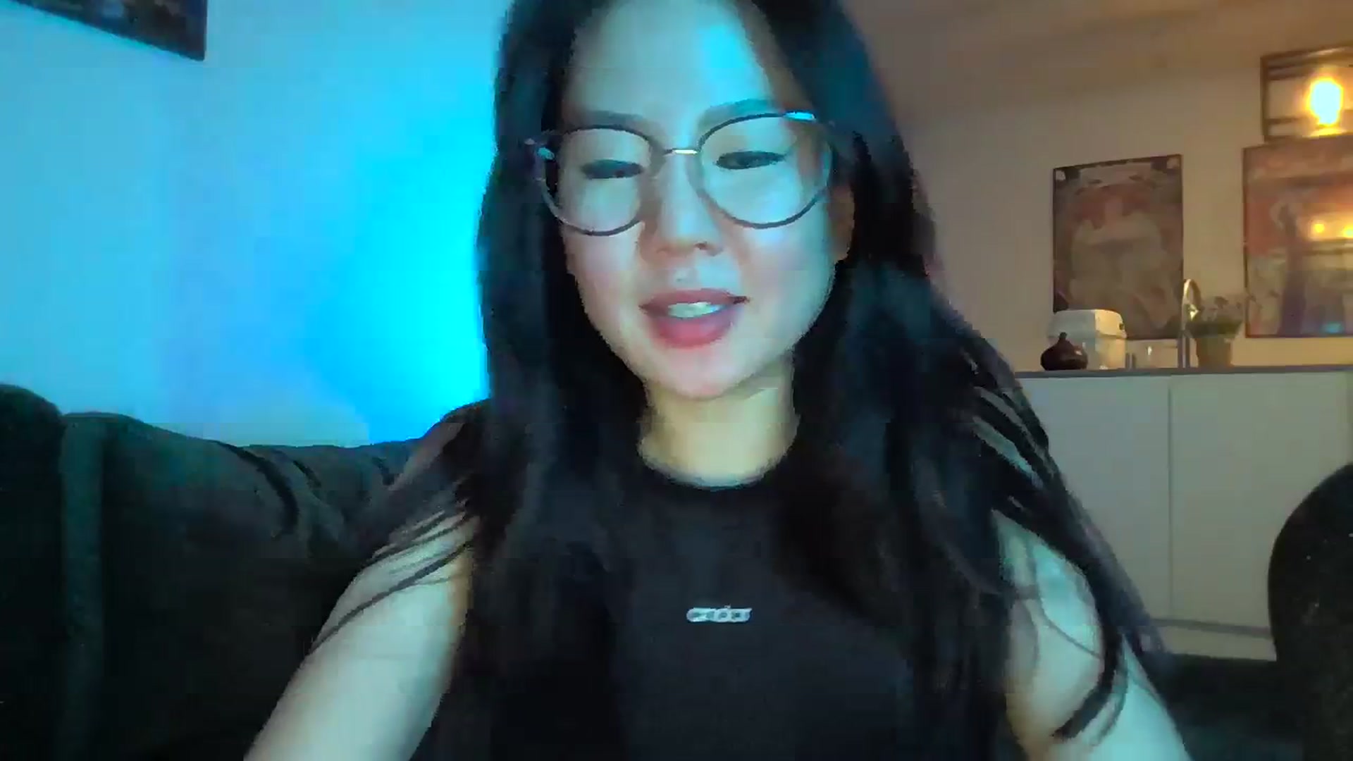 Gallery image thumbnail from EatMyKimchi's myfreecams stream on, 01/11/2024, 23:03 image 15 of 20