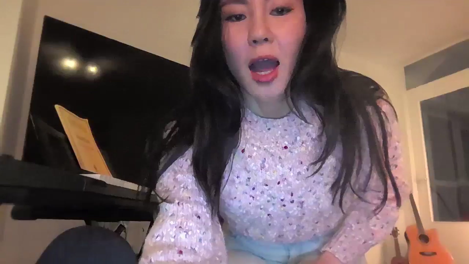 Gallery image thumbnail from EatMyKimchi's myfreecams stream on, 01/16/2024, 17:32 image 17 of 20