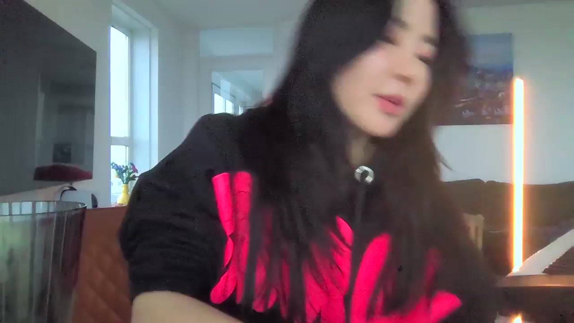 Gallery image thumbnail from EatMyKimchi's myfreecams stream on, 01/17/2024, 15:59 image 14 of 20