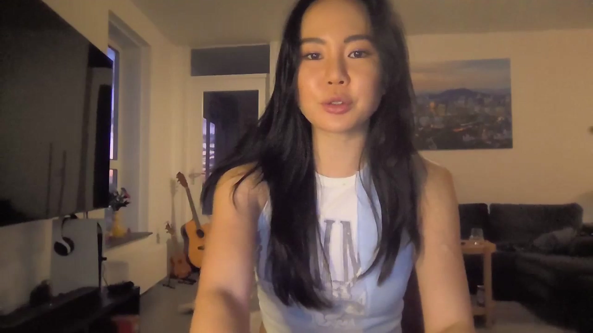 Gallery image thumbnail from EatMyKimchi's myfreecams stream on, 01/19/2024, 17:08 image 5 of 20
