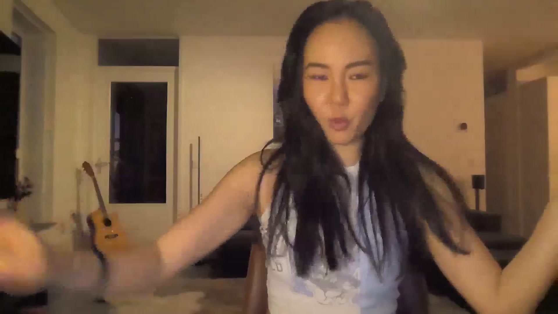 Gallery image thumbnail from EatMyKimchi's myfreecams stream on, 01/19/2024, 17:08 image 12 of 20