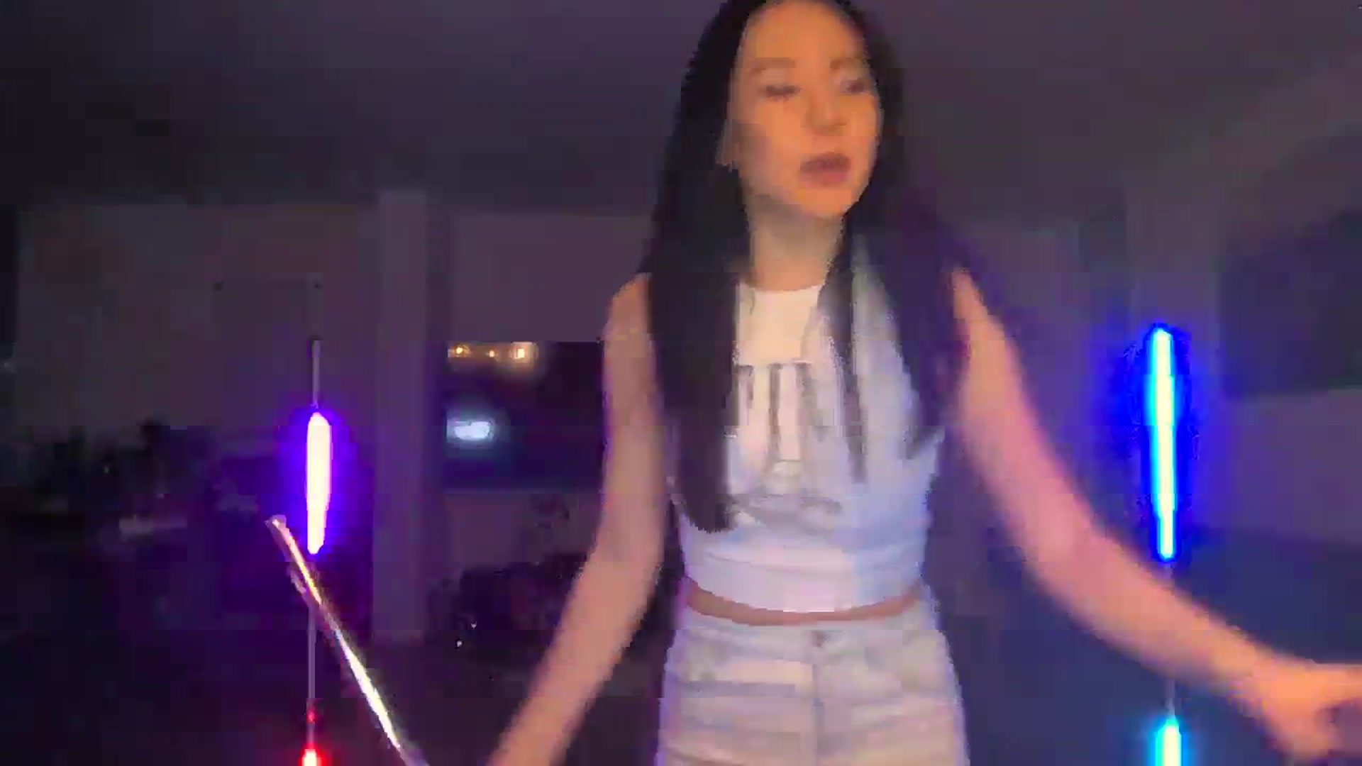 Gallery image thumbnail from EatMyKimchi's myfreecams stream on, 01/19/2024, 19:44 image 15 of 20