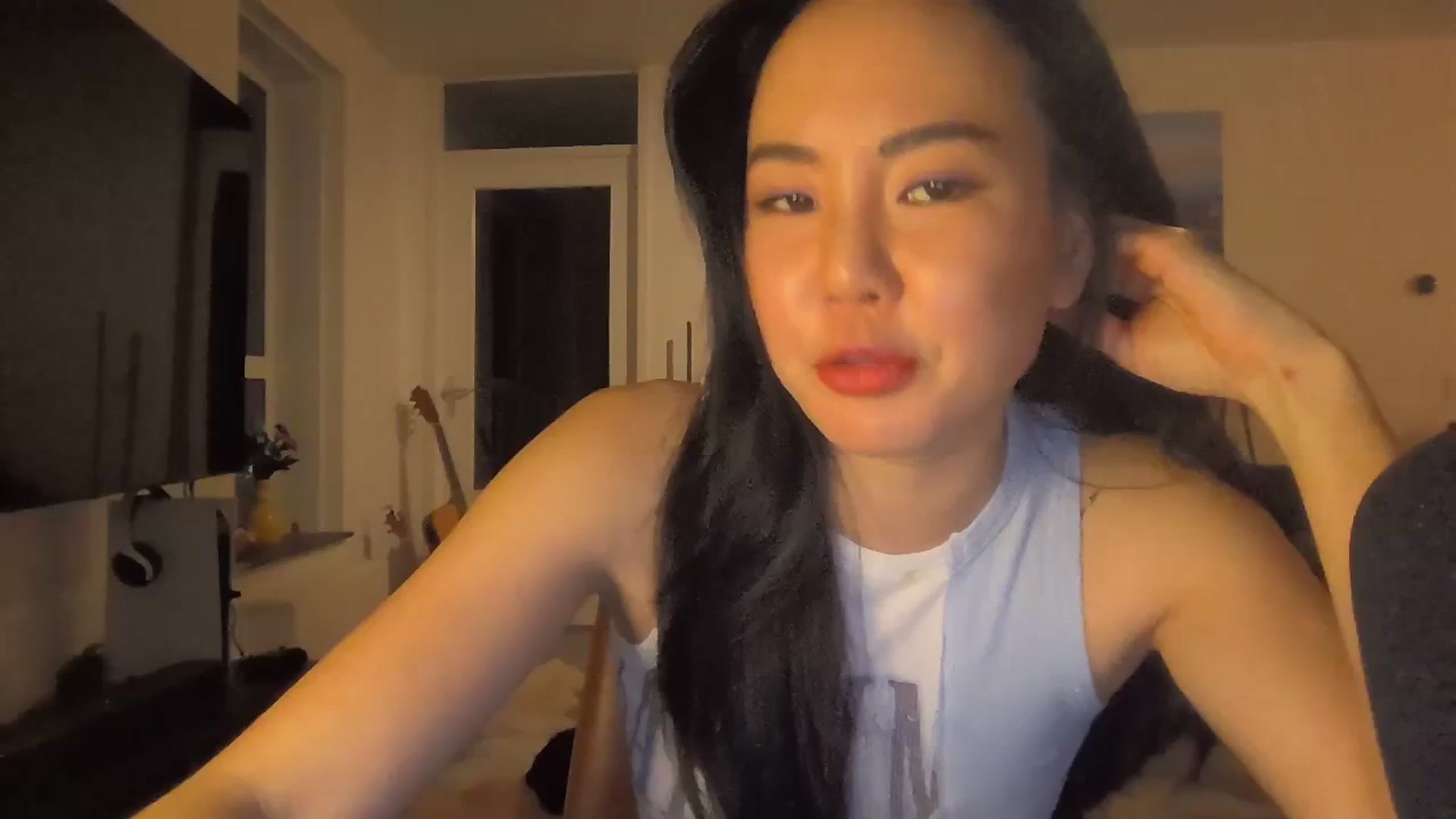 Gallery image thumbnail from EatMyKimchi's myfreecams stream on, 01/19/2024, 19:44 image 4 of 20