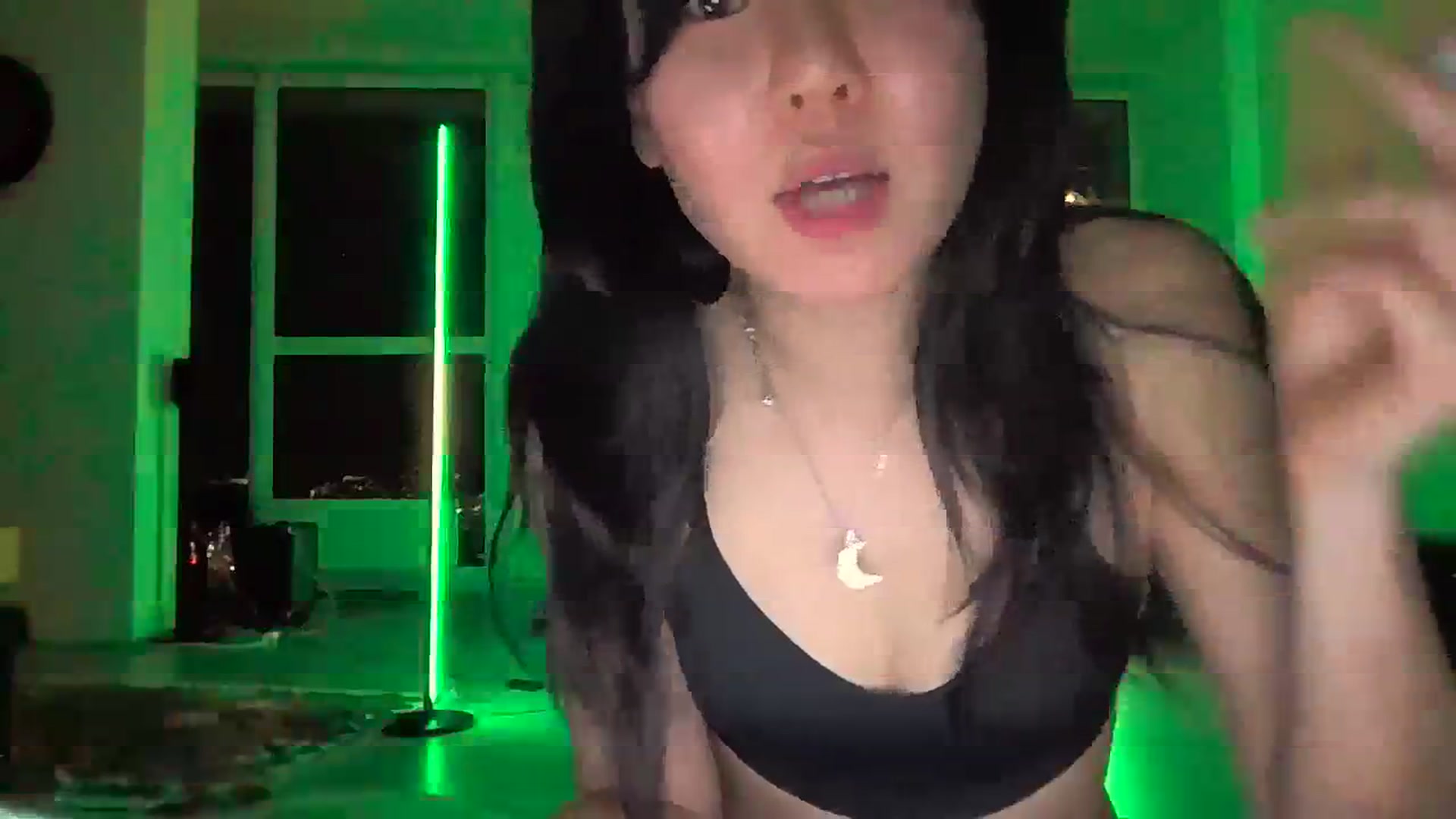 Gallery image thumbnail from EatMyKimchi's myfreecams stream on, 01/26/2024, 20:32 image 18 of 20