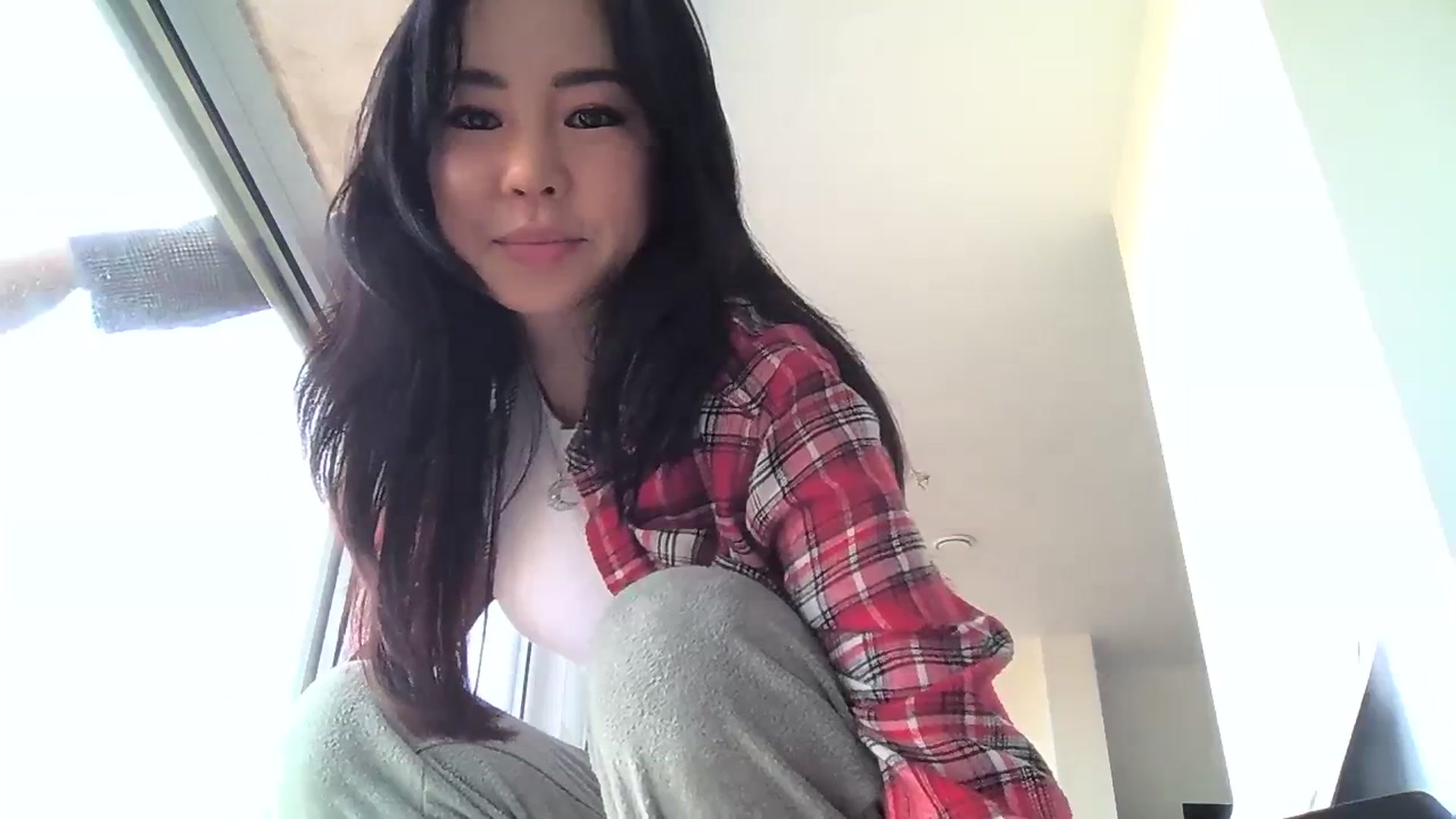 Gallery image thumbnail from EatMyKimchi's myfreecams stream on, 01/27/2024, 15:30 image 3 of 20