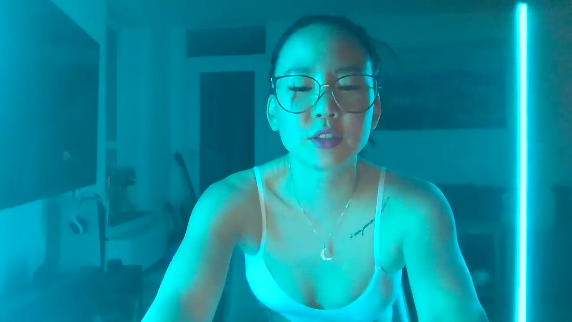 Gallery image thumbnail from EatMyKimchi's myfreecams stream on, 02/02/2024, 17:38 image 20 of 20