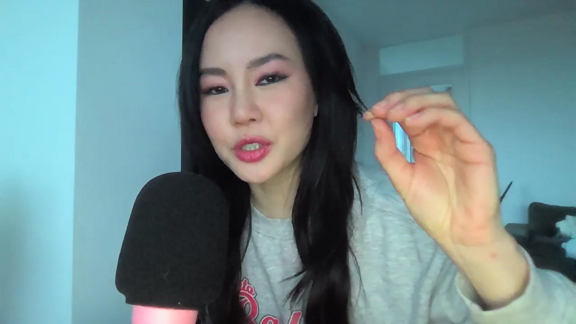 Gallery image thumbnail from EatMyKimchi's myfreecams stream on, 02/24/2024, 17:36 image 8 of 20