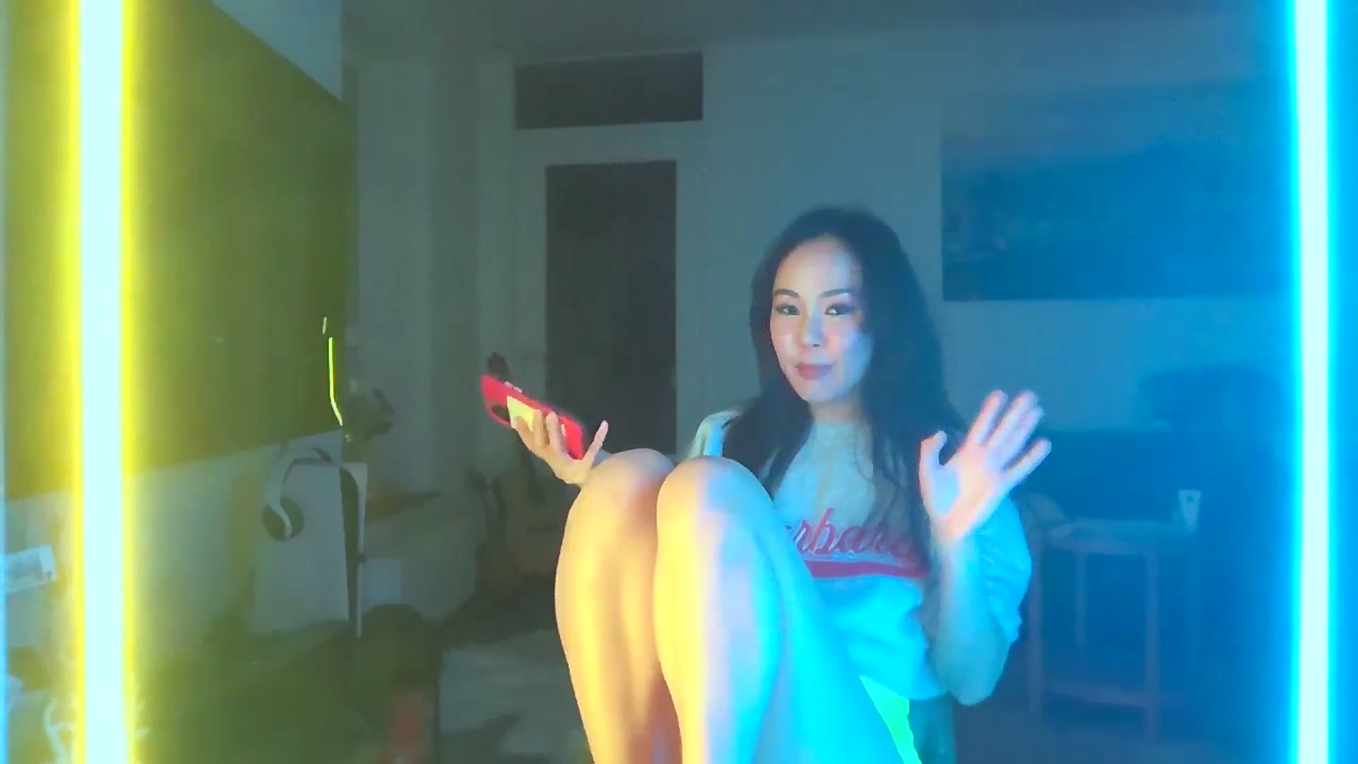 Gallery image thumbnail from EatMyKimchi's myfreecams stream on, 02/24/2024, 18:34 image 11 of 20