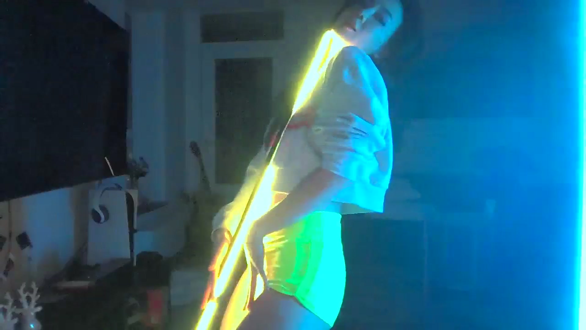 Gallery image thumbnail from EatMyKimchi's myfreecams stream on, 02/24/2024, 18:34 image 7 of 20