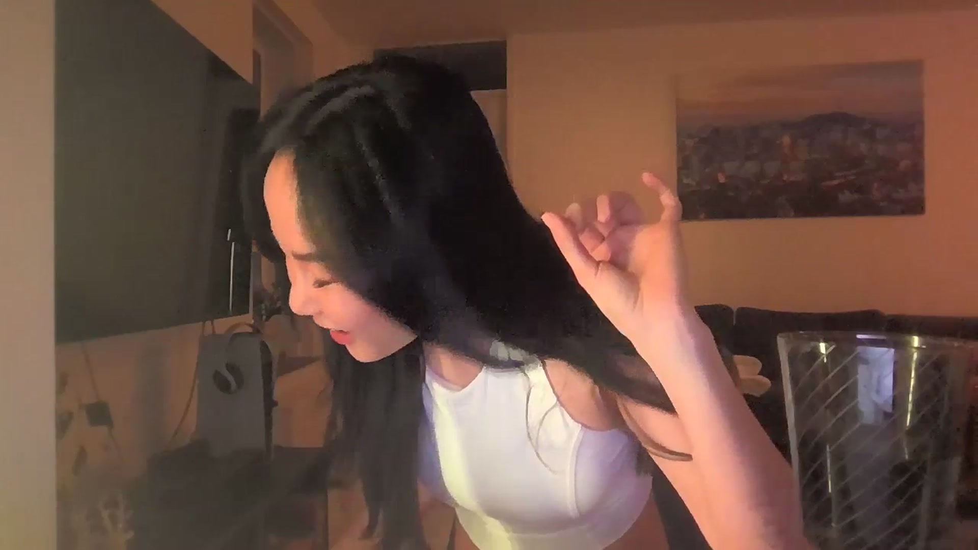 Gallery image thumbnail from EatMyKimchi's myfreecams stream on, 03/06/2024, 18:26 image 19 of 20