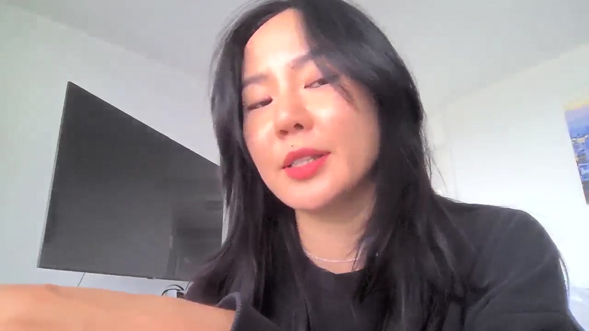 Gallery image thumbnail from EatMyKimchi's myfreecams stream on, 08/22/2024, 18:22 image 6 of 20
