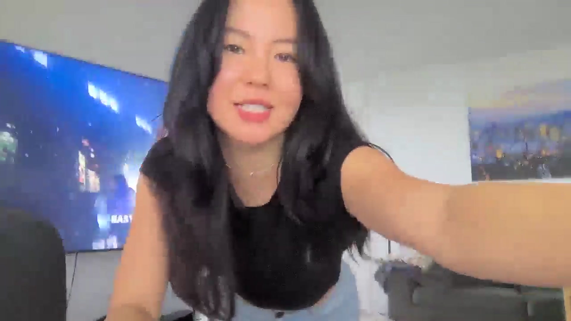 Gallery image thumbnail from EatMyKimchi's myfreecams stream on, 09/10/2024, 15:32 image 7 of 20