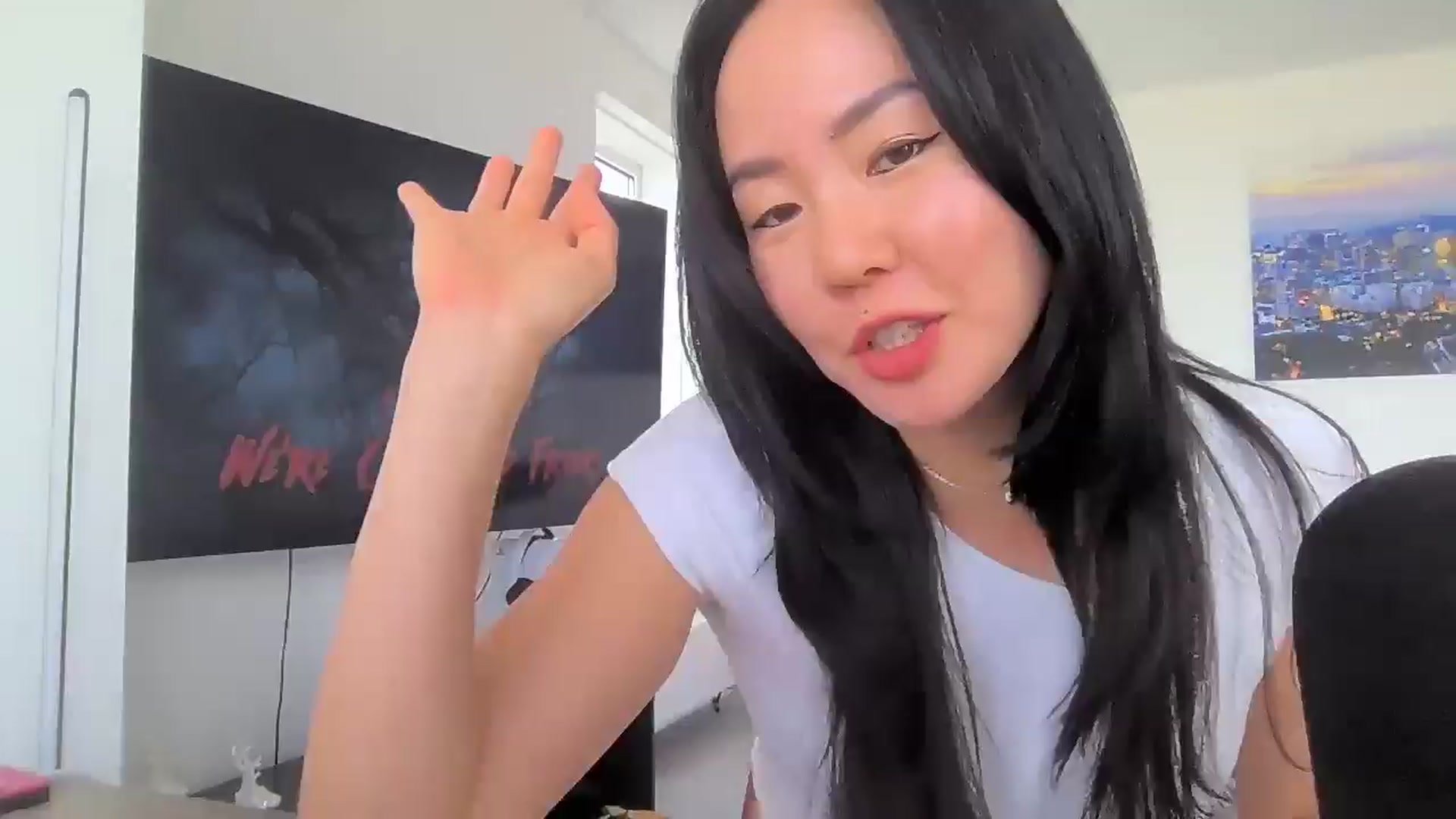 Gallery image thumbnail from EatMyKimchi's myfreecams stream on, 09/11/2024, 13:38 image 1 of 20
