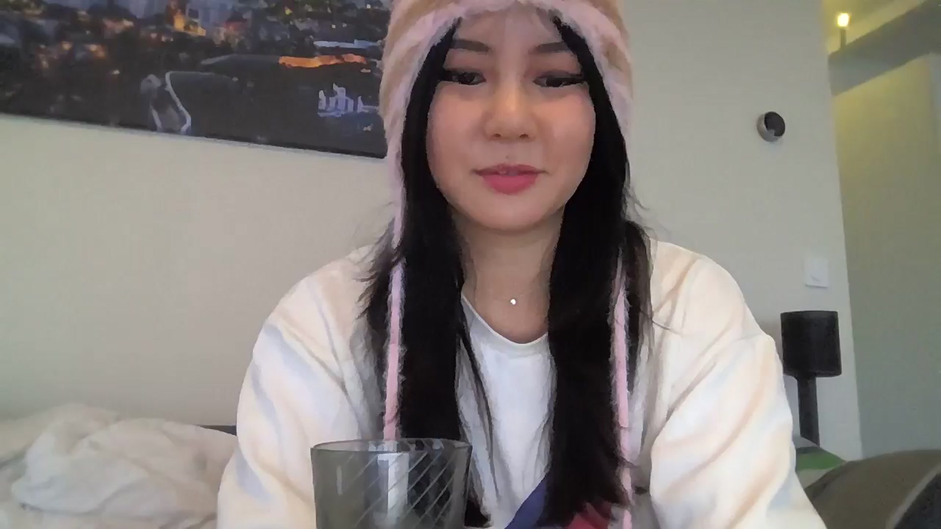 Gallery image thumbnail from EatMyKimchi's myfreecams stream on, 11/09/2024, 16:10 image 3 of 20