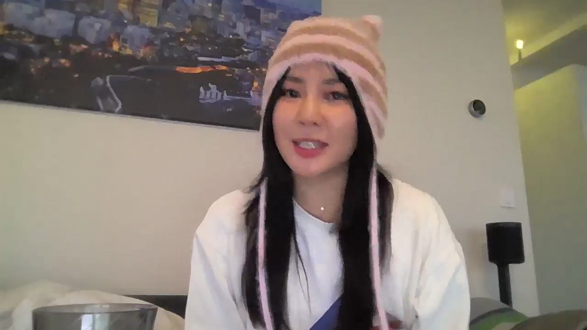 Gallery image thumbnail from EatMyKimchi's myfreecams stream on, 11/09/2024, 16:10 image 10 of 20