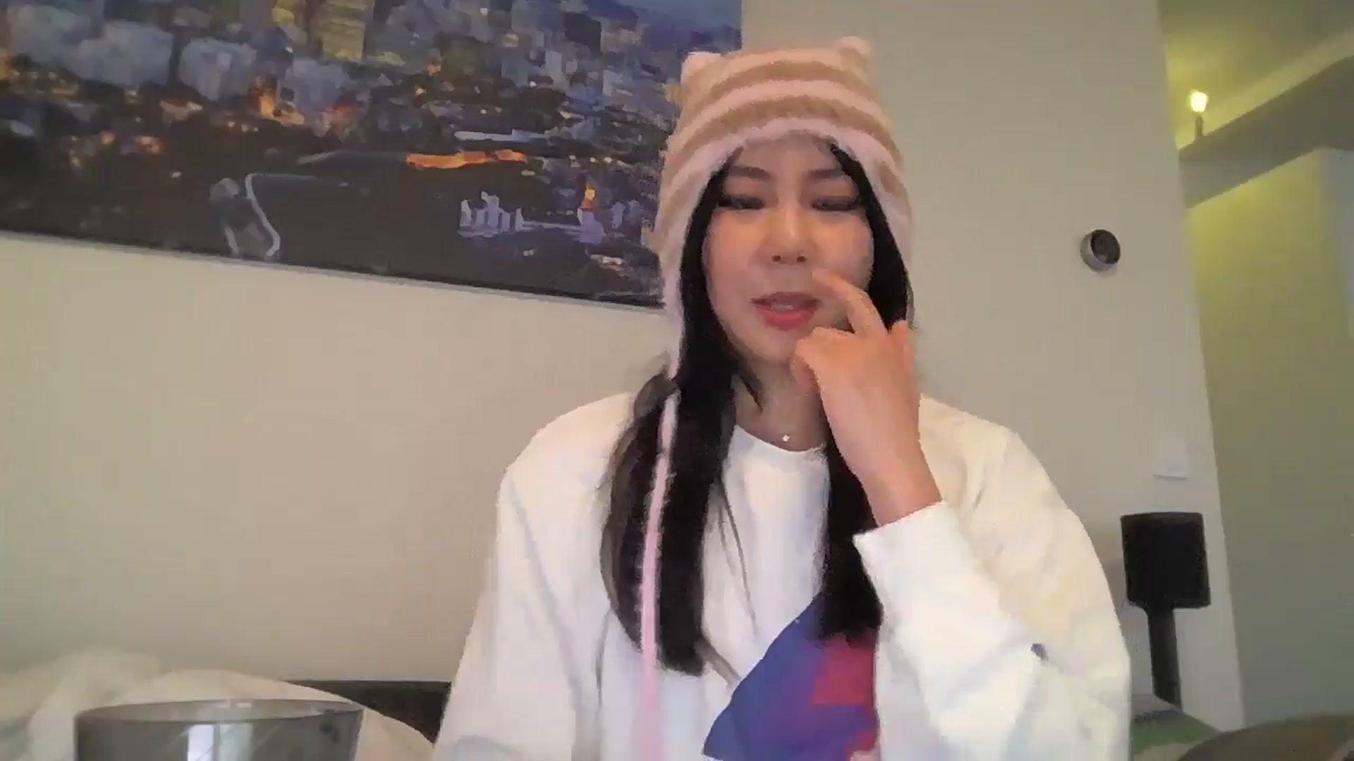 Gallery image thumbnail from EatMyKimchi's myfreecams stream on, 11/09/2024, 16:10 image 12 of 20