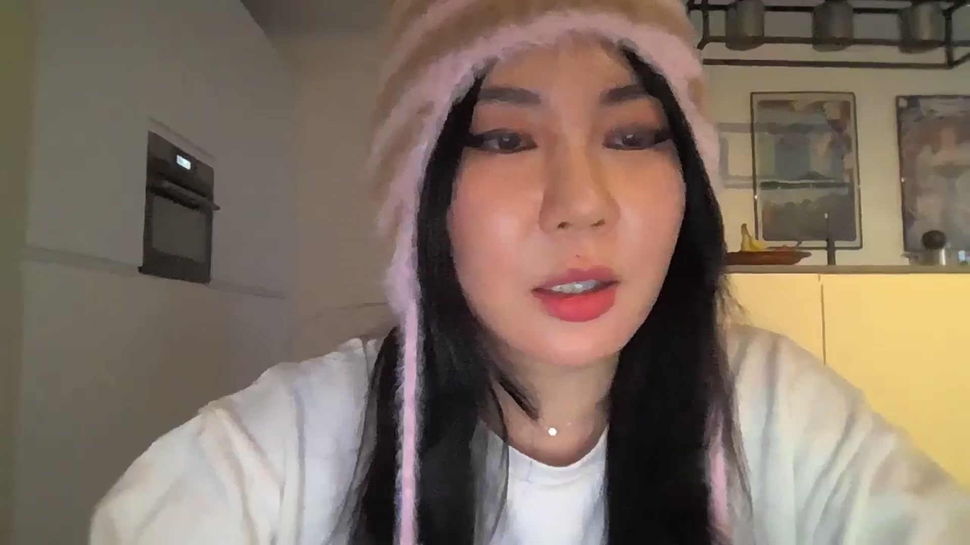 Gallery image thumbnail from EatMyKimchi's myfreecams stream on, 11/09/2024, 16:10 image 18 of 20