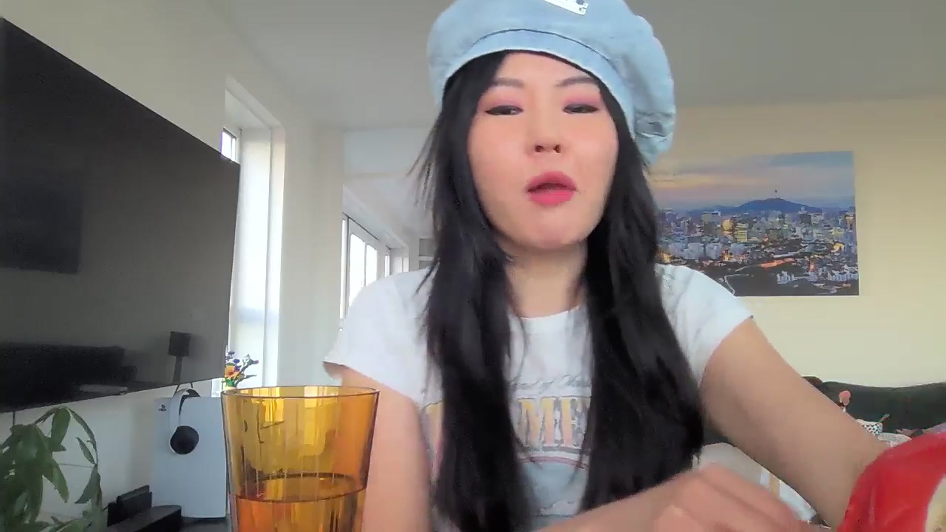 Gallery image thumbnail from EatMyKimchi's myfreecams stream on, 03/16/2025, 18:10 image 12 of 20