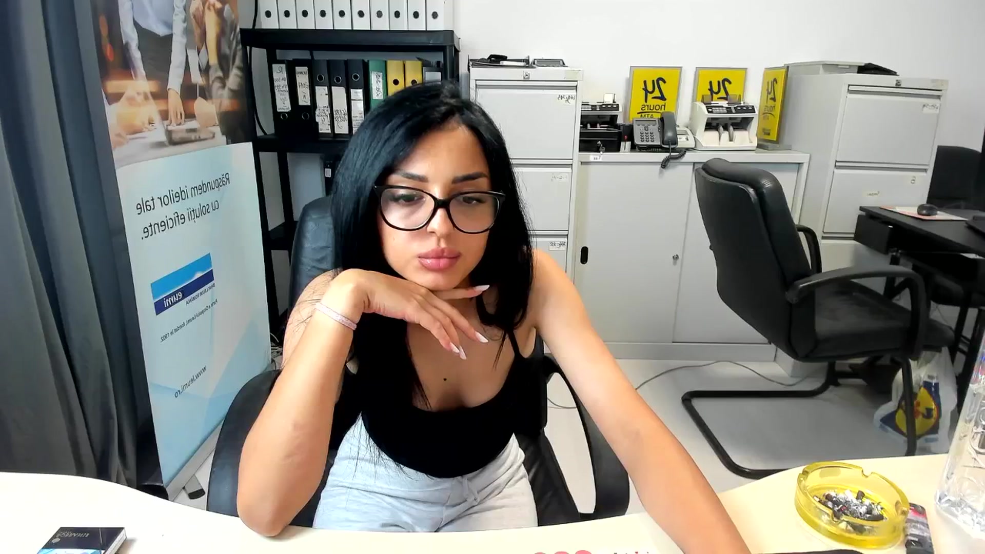 Gallery image thumbnail from Ebony8ten's myfreecams stream on, 05/14/2024, 21:04 image 17 of 20