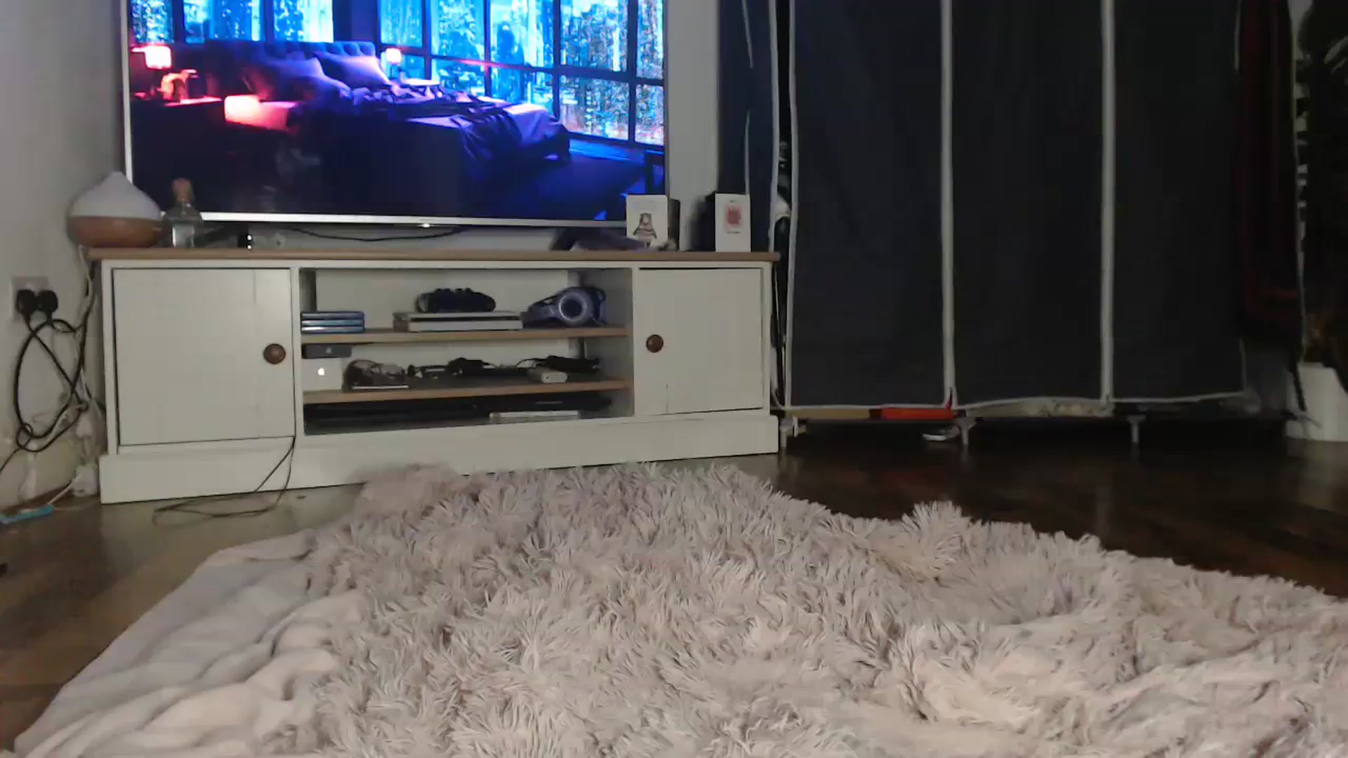 Gallery image thumbnail from EbonyJasmine's myfreecams stream on, 01/19/2024, 20:37 image 5 of 20