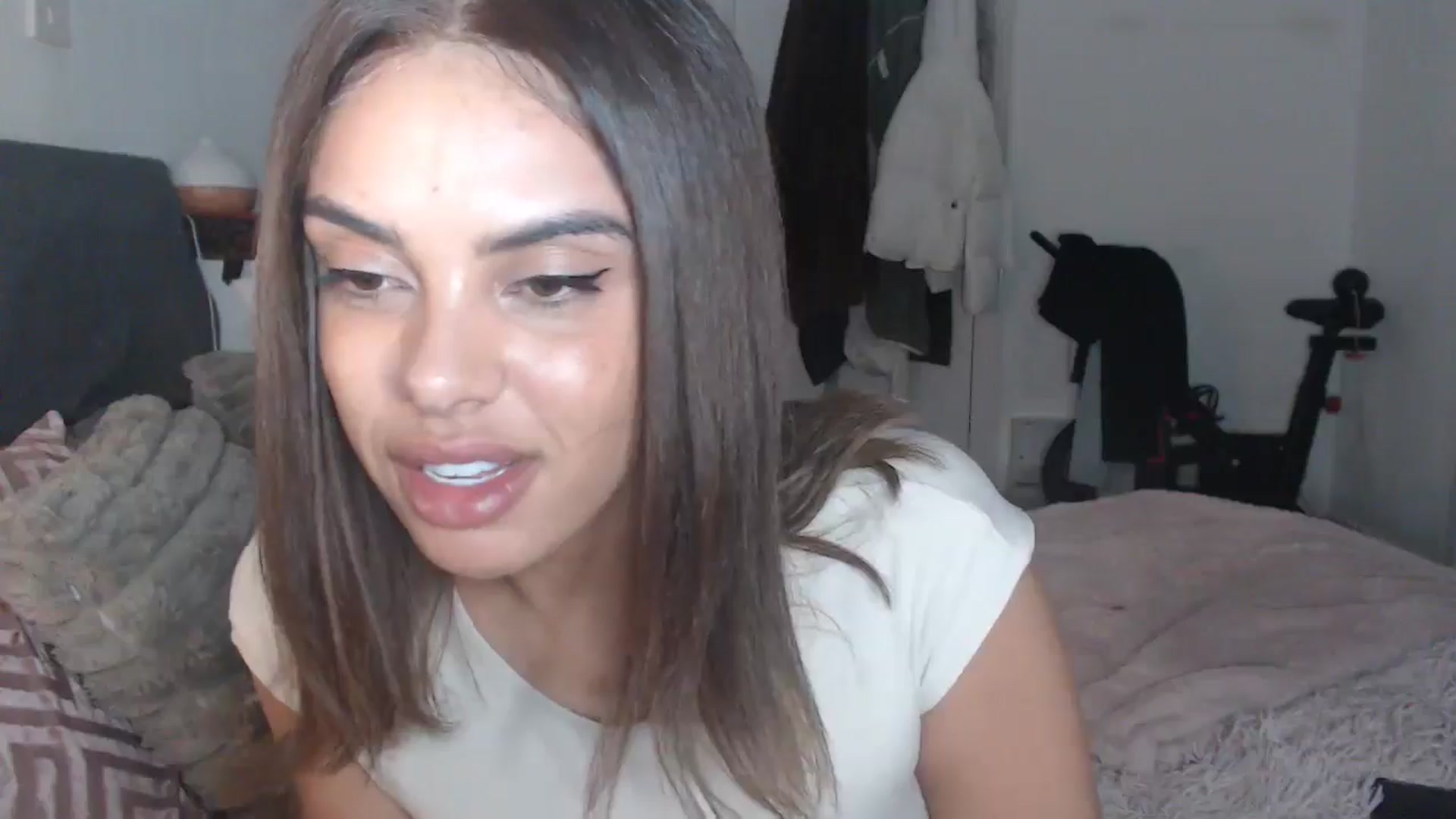 Gallery image thumbnail from EbonyJasmine's myfreecams stream on, 01/17/2025, 19:37 image 6 of 20