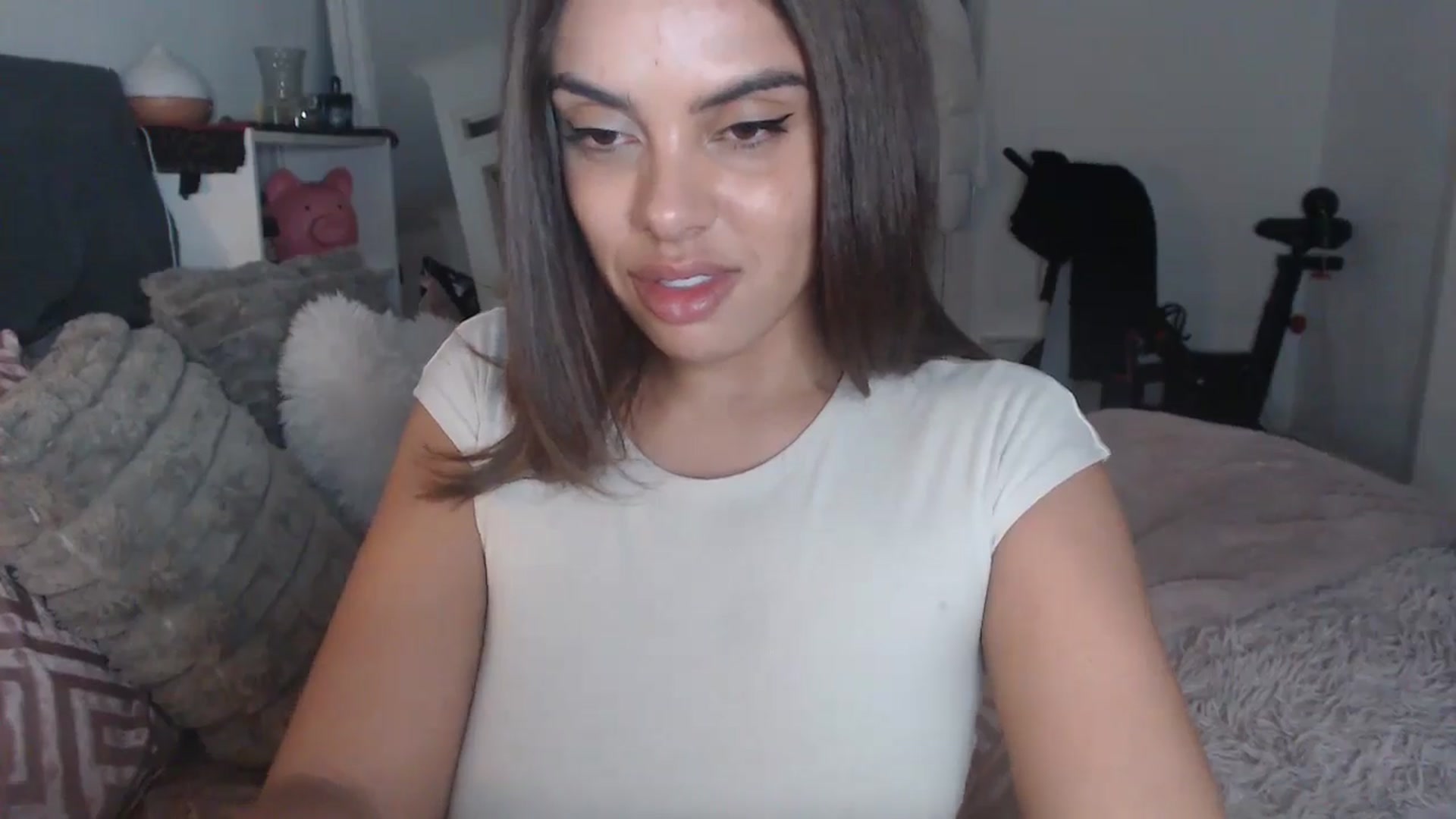 Gallery image thumbnail from EbonyJasmine's myfreecams stream on, 01/17/2025, 19:37 image 20 of 20
