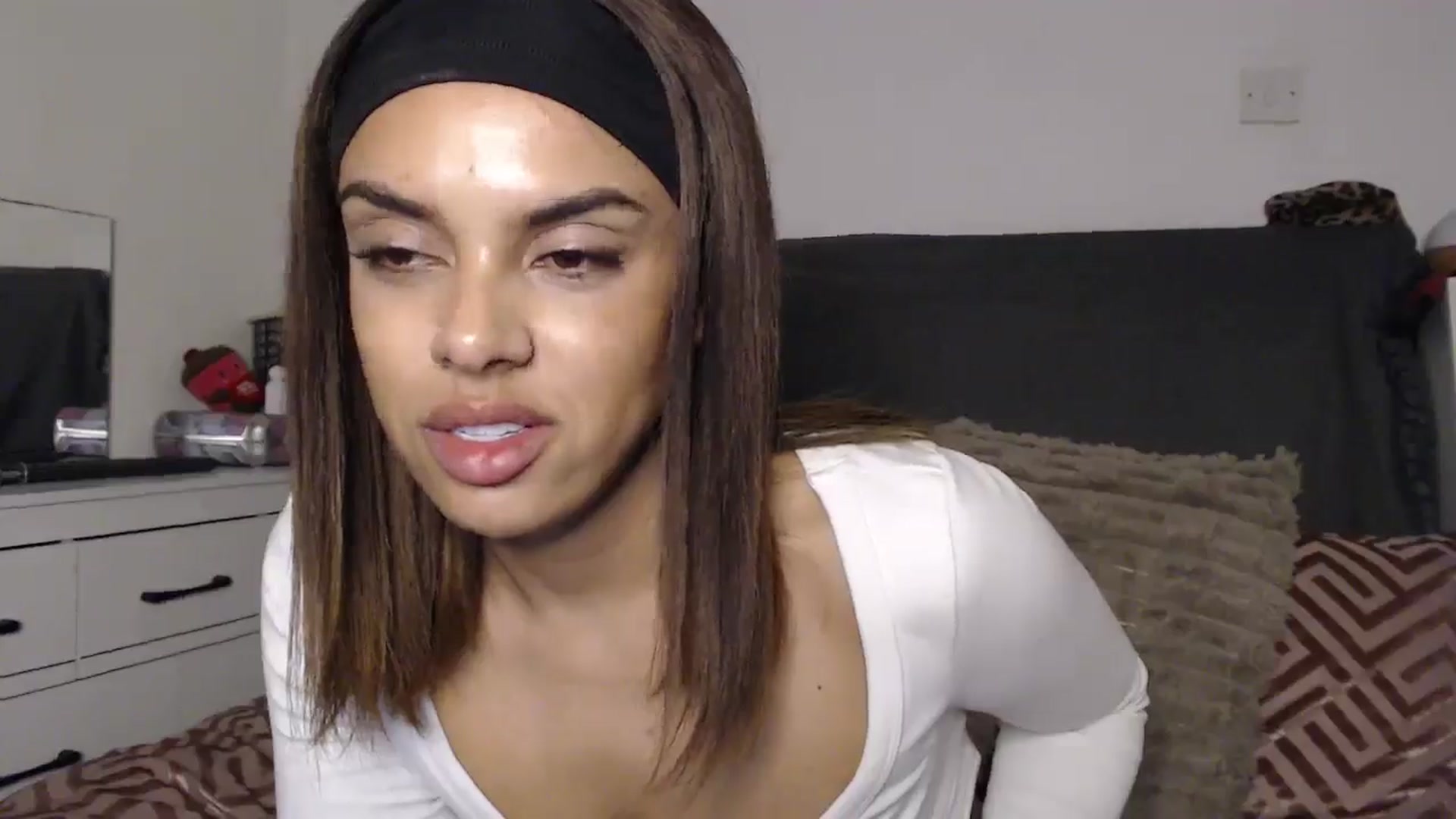 Gallery image thumbnail from EbonyJasmine's myfreecams stream on, 03/23/2025, 19:33 image 19 of 20