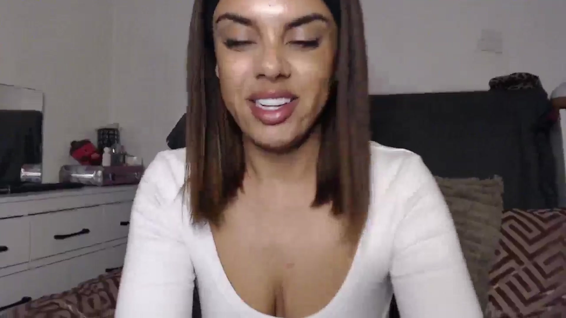 Gallery image thumbnail from EbonyJasmine's myfreecams stream on, 03/23/2025, 19:33 image 18 of 20
