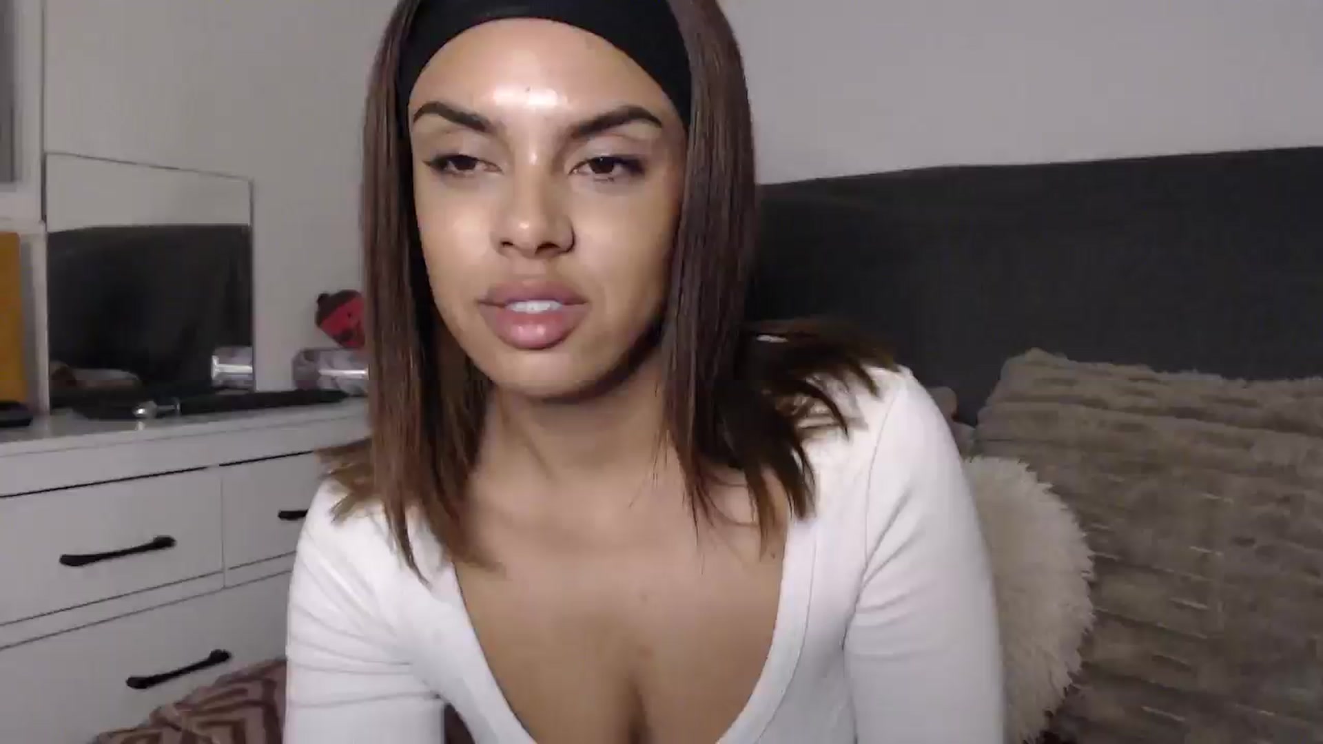 Gallery image thumbnail from EbonyJasmine's myfreecams stream on, 03/23/2025, 19:33 image 1 of 20