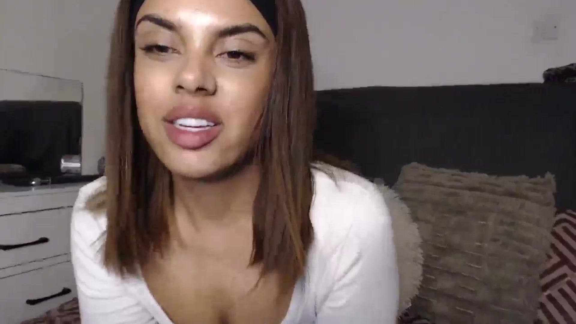 Gallery image thumbnail from EbonyJasmine's myfreecams stream on, 03/23/2025, 19:33 image 6 of 20