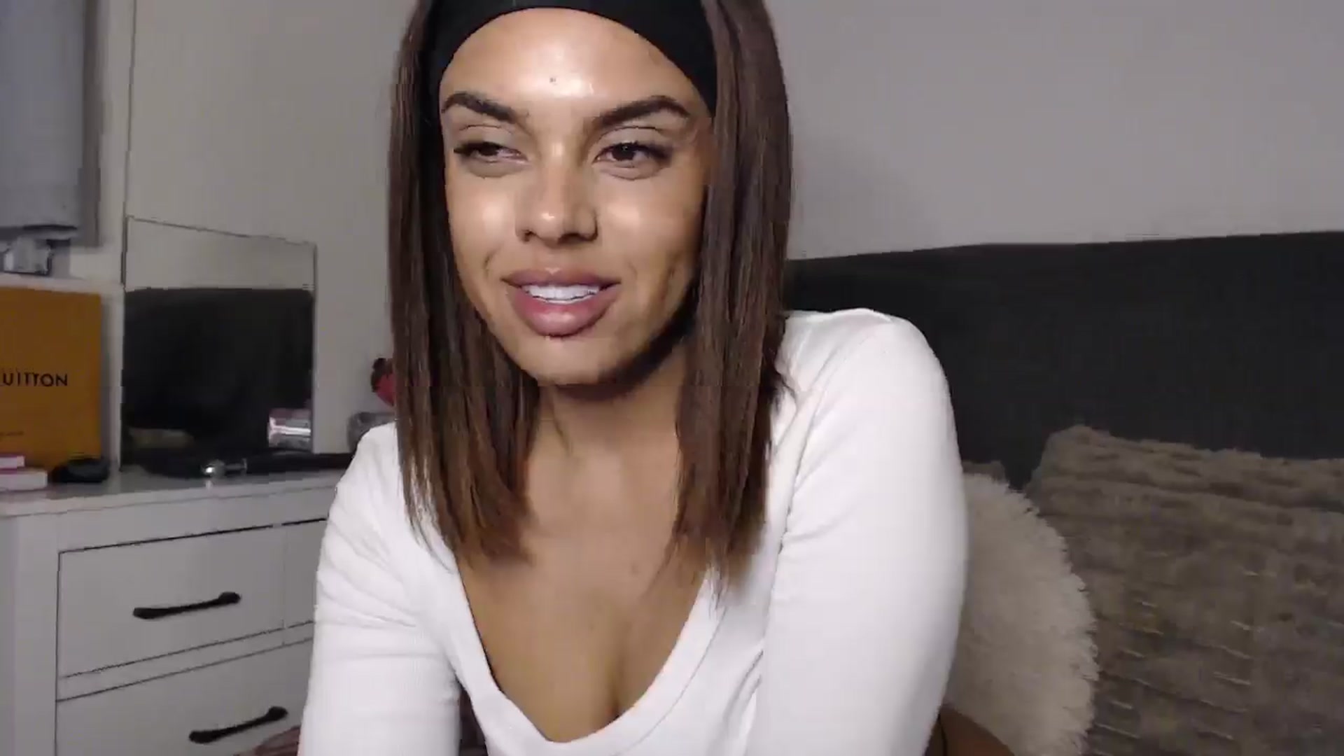 Gallery image thumbnail from EbonyJasmine's myfreecams stream on, 03/23/2025, 19:33 image 3 of 20